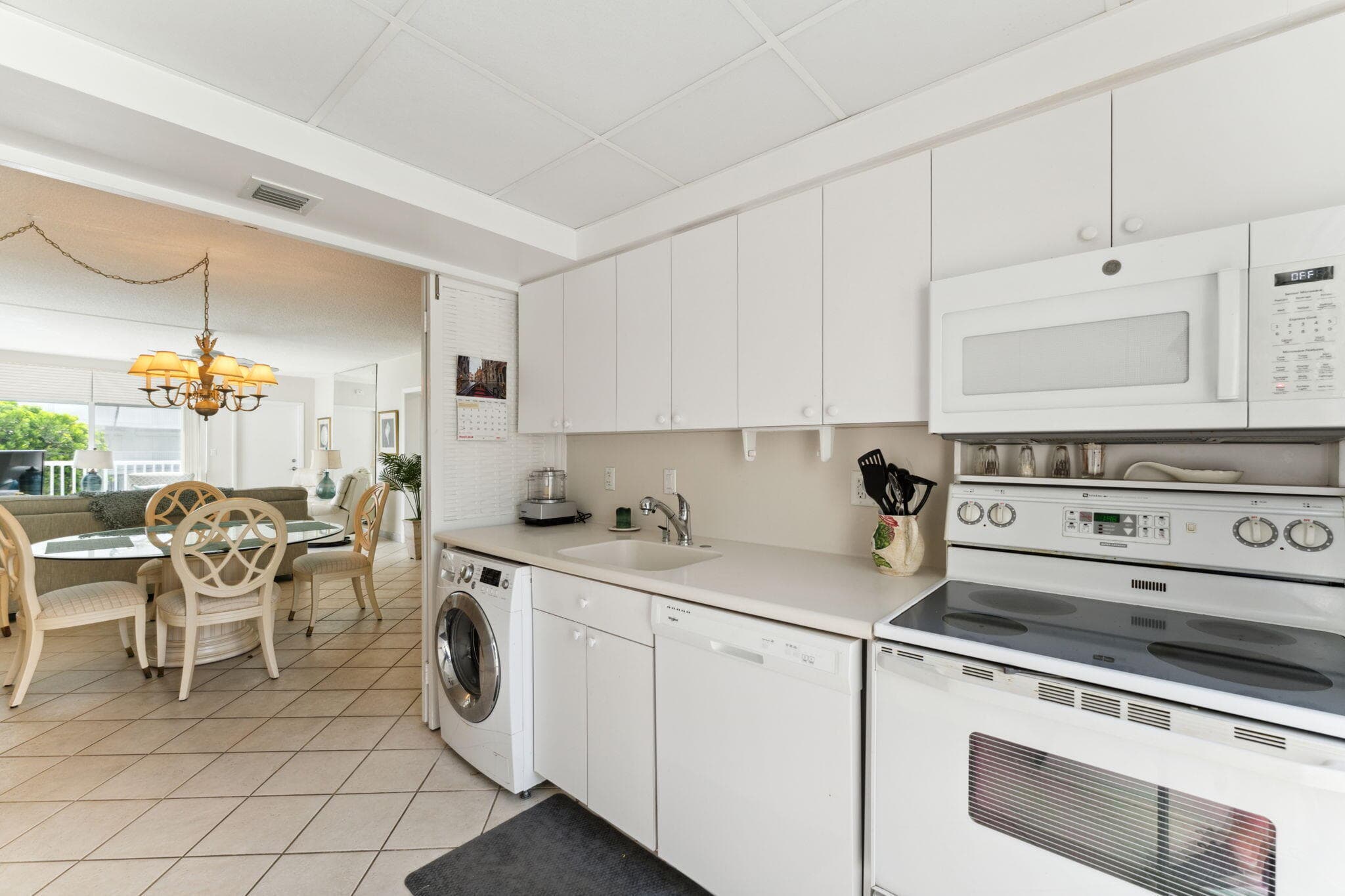 1470 S Ocean Boulevard 1002, Lauderdale-By-The-Sea, FL 33062 — photo 12 of 30