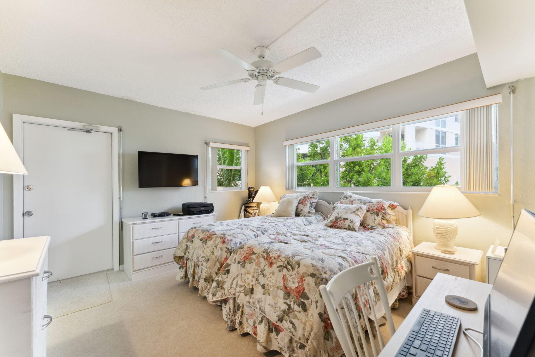 1470 S Ocean Boulevard 1002, Lauderdale-By-The-Sea, FL 33062 — photo 16 of 30