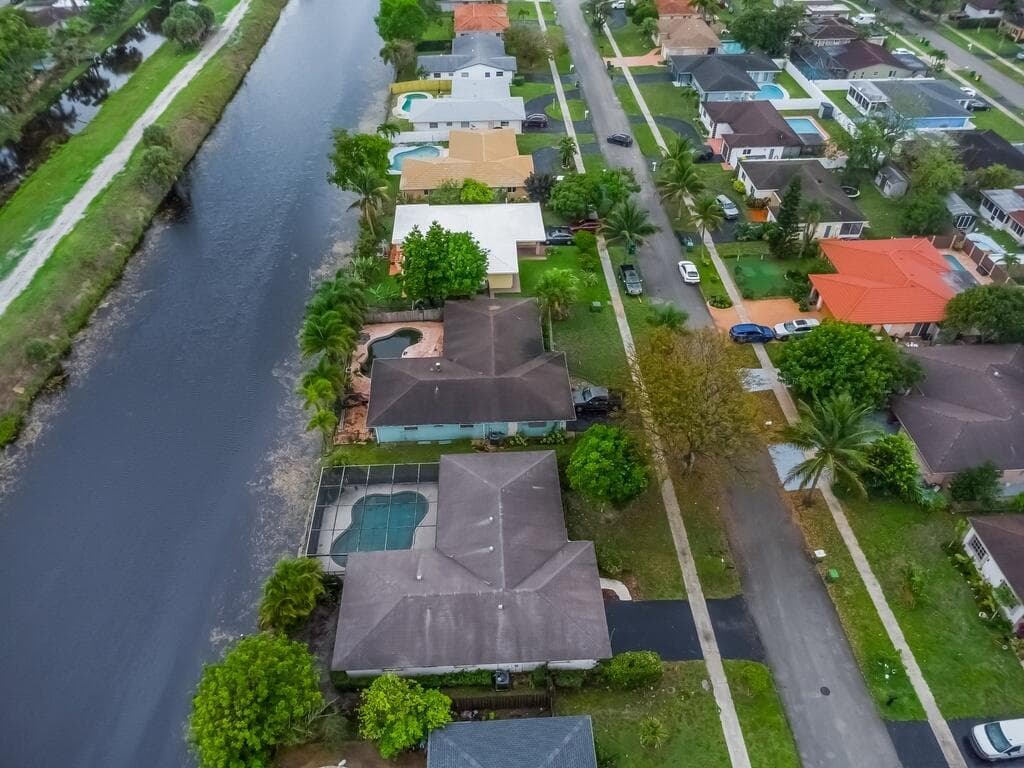 8270 NW 66th Terrace, Tamarac, FL 33321 — photo 38 of 41