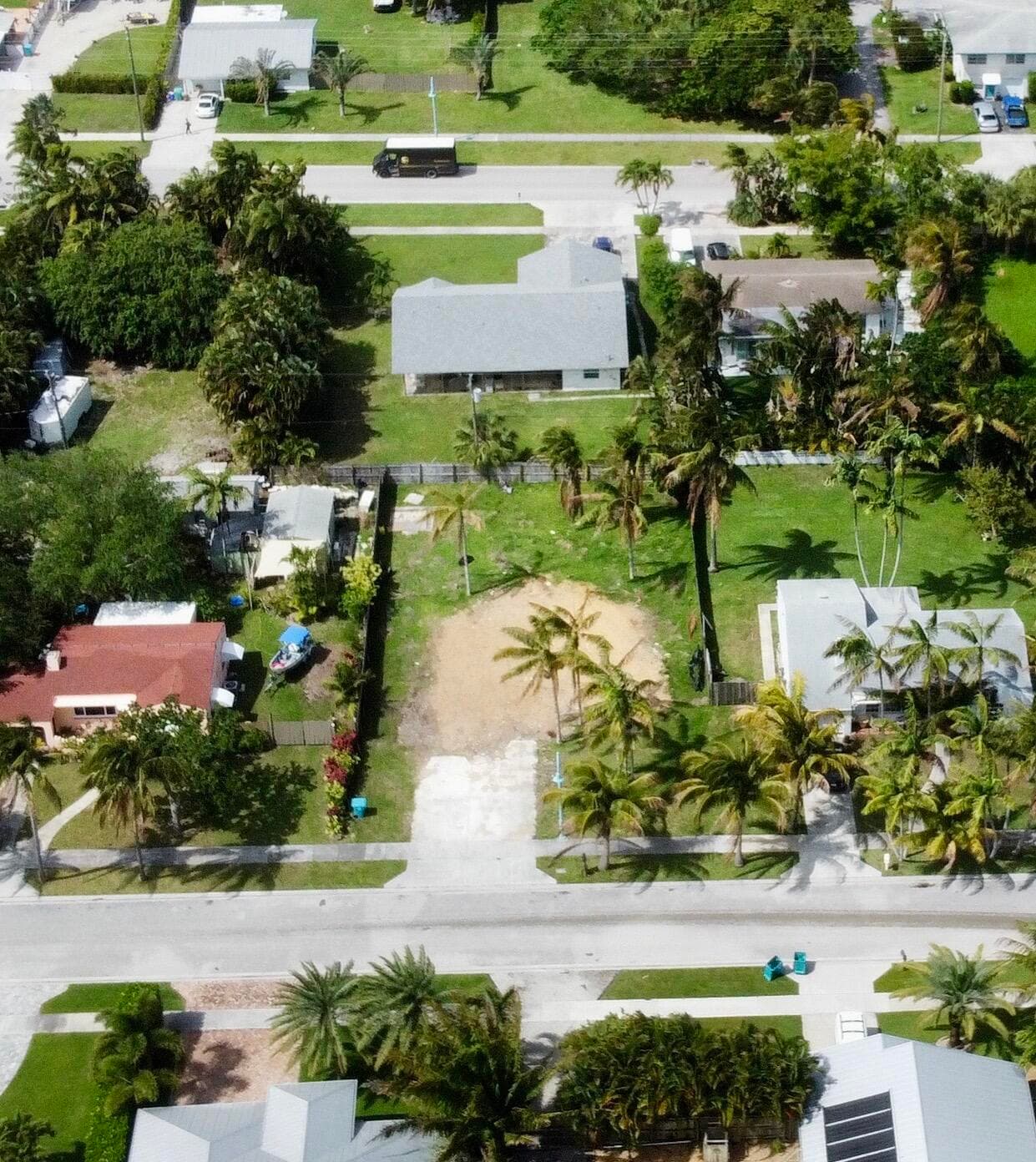 647 NE 9th Avenue, Boynton Beach, FL 33435 — photo 3 of 5