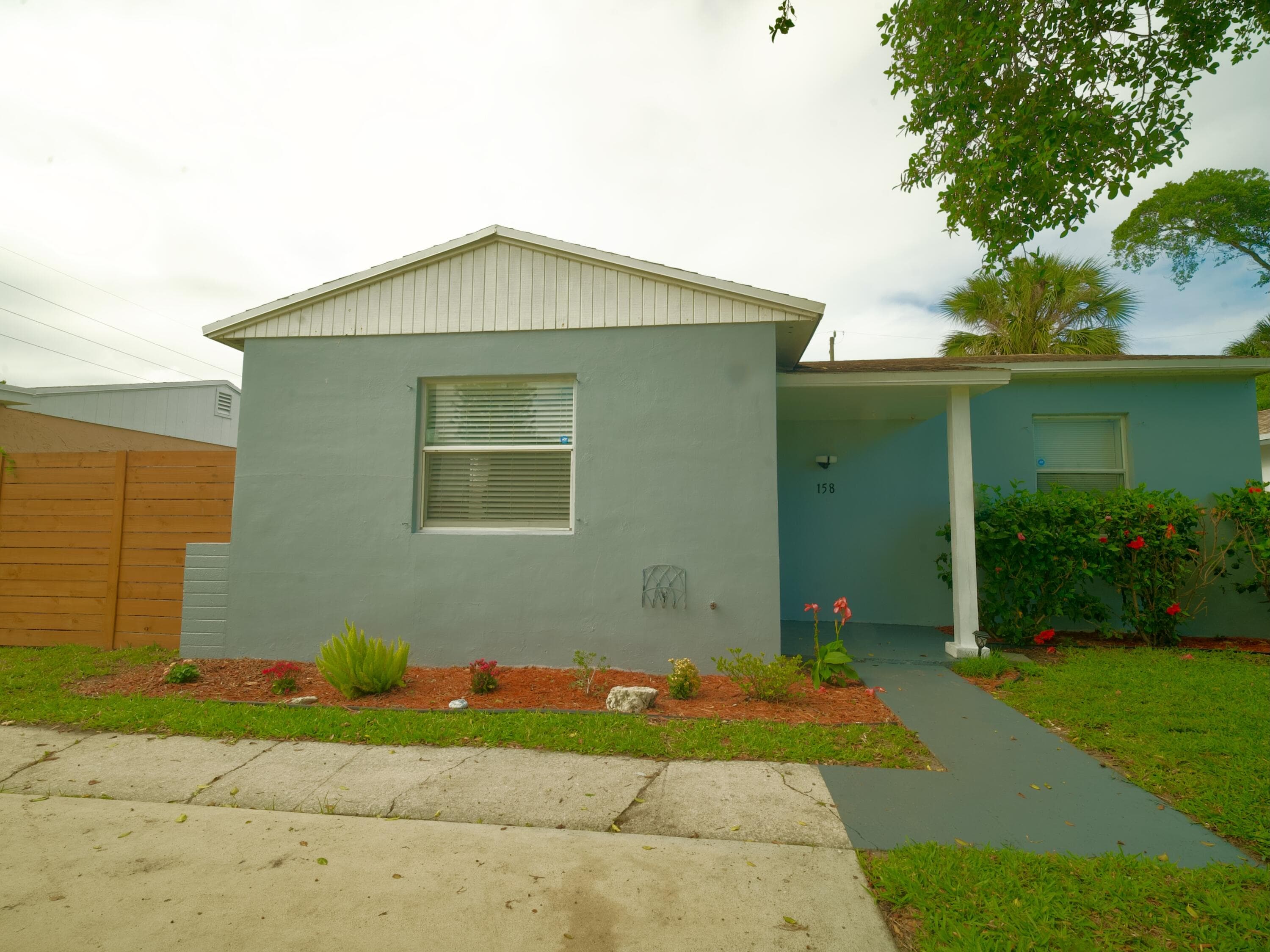 158 W 25th Street, Riviera Beach, FL 33404 — photo 12 of 24