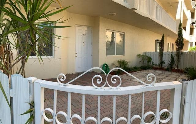 3500 Oaks Clubhouse Drive, Pompano Beach, FL 33069 — photo 3 of 20