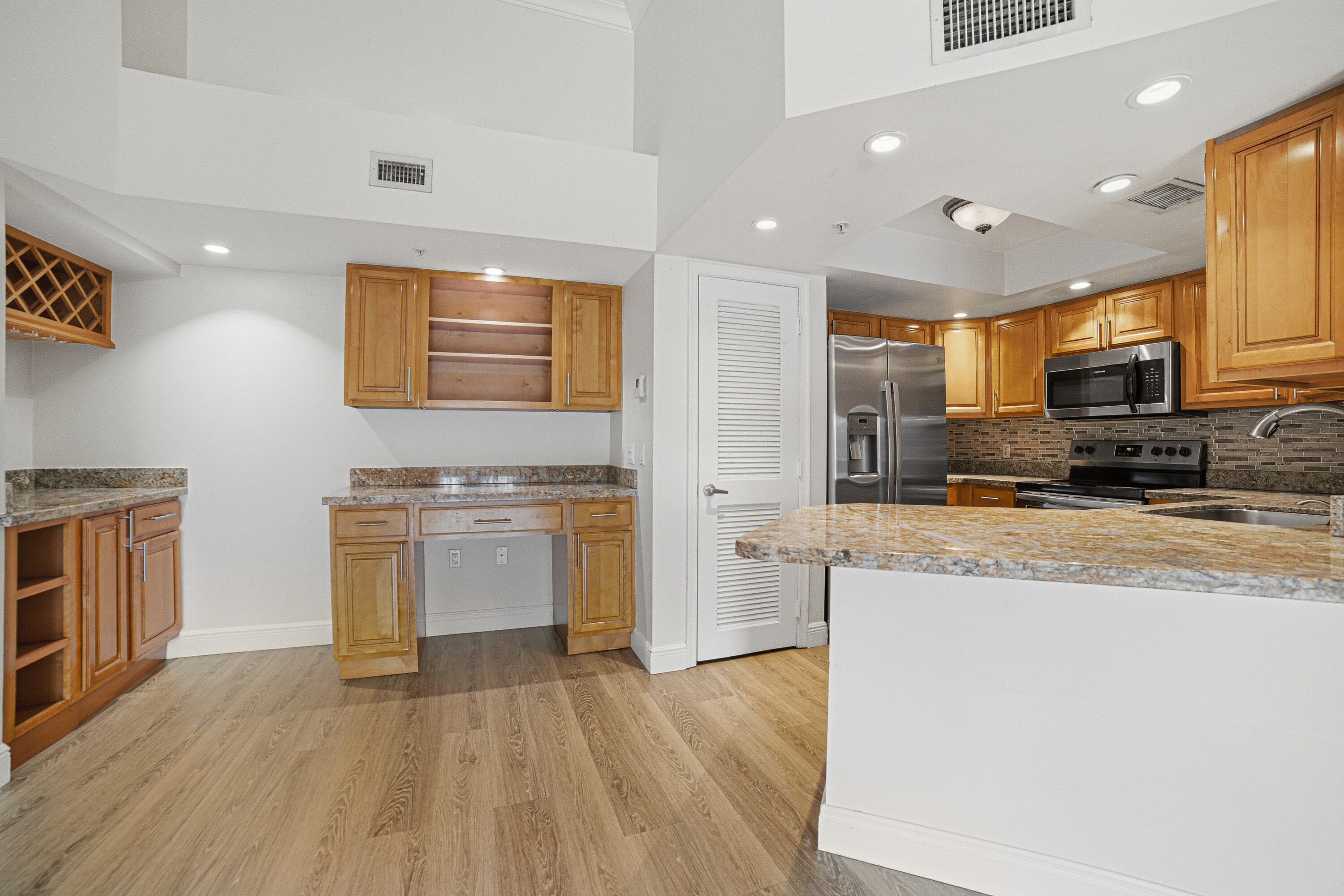2009 SE 10th Avenue 309, Fort Lauderdale, FL 33316 — photo 6 of 45