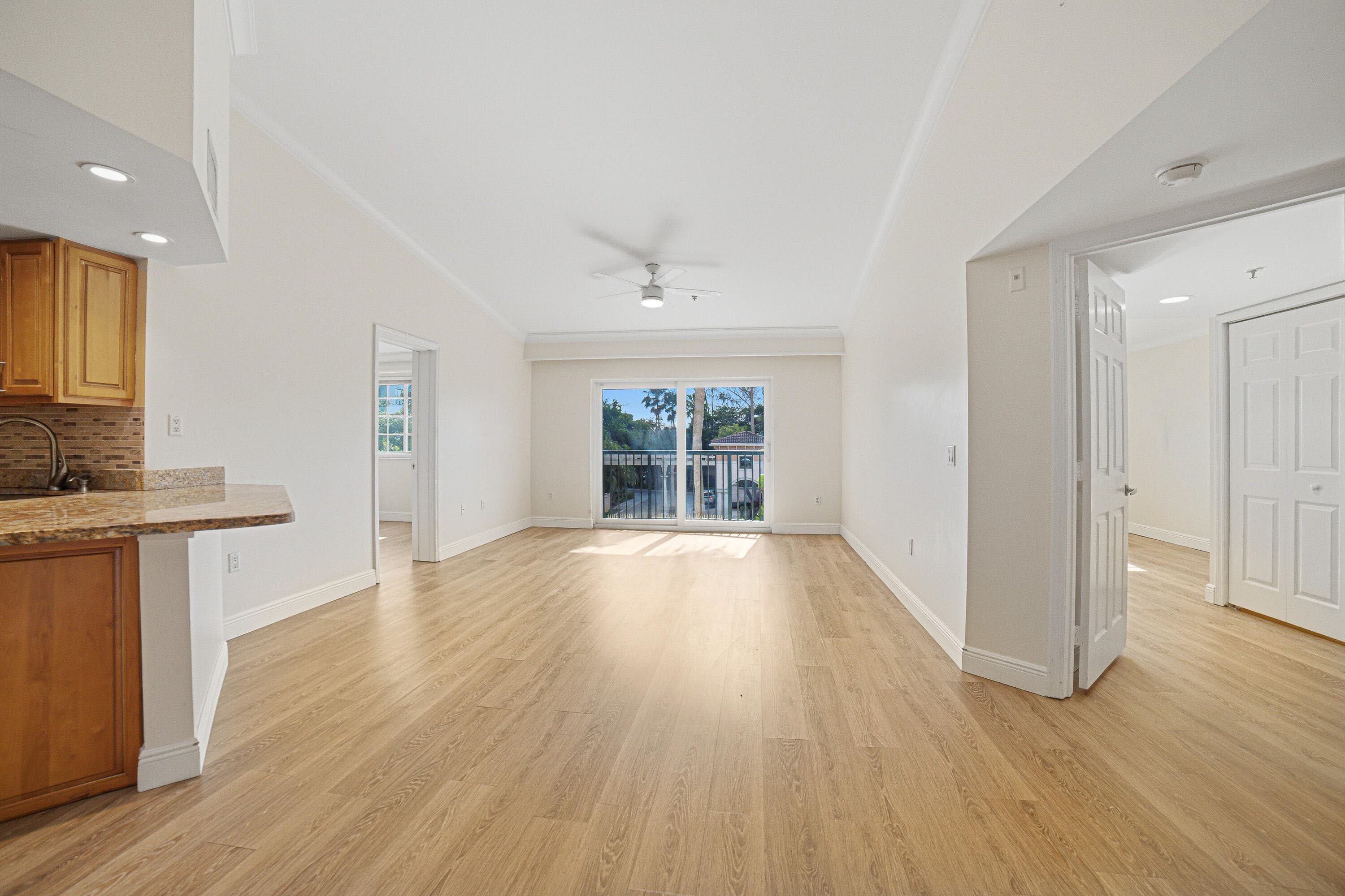 2009 SE 10th Avenue 309, Fort Lauderdale, FL 33316 — photo 8 of 45