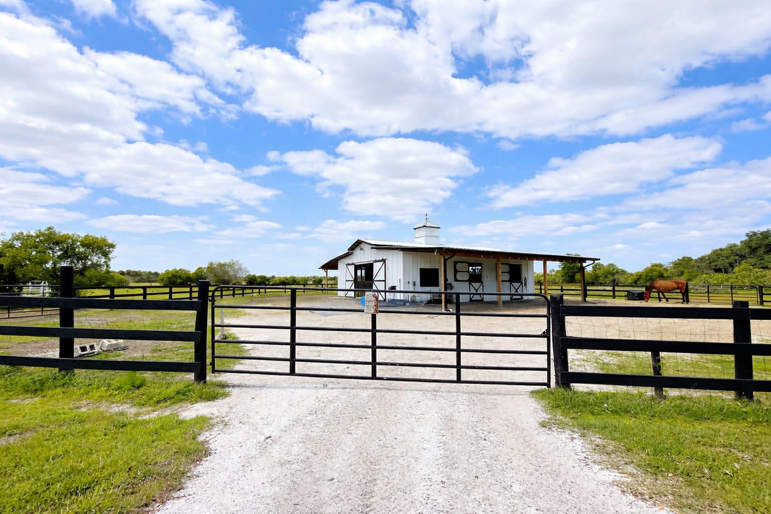 8121 NW 58th Lane, Okeechobee, FL 34972 — photo 9 of 86