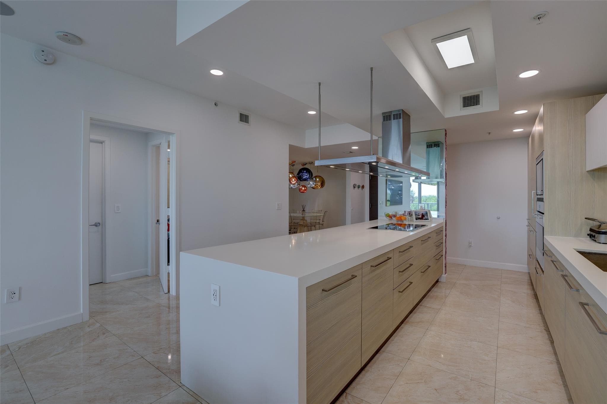 17301 Biscayne Boulevard 406, North Miami Beach, FL 33160 — photo 5 of 25