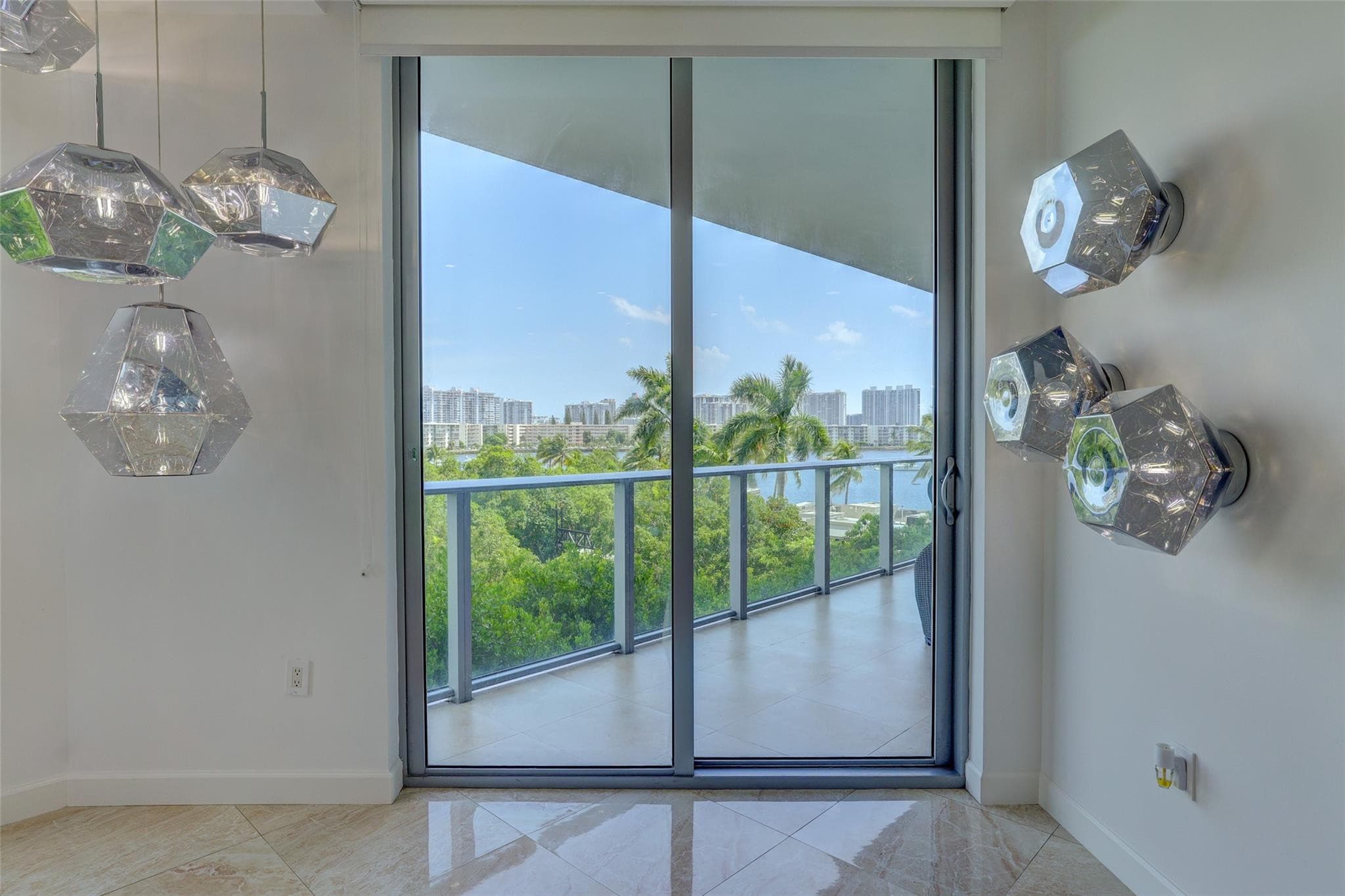 17301 Biscayne Boulevard 406, North Miami Beach, FL 33160 — photo 10 of 25