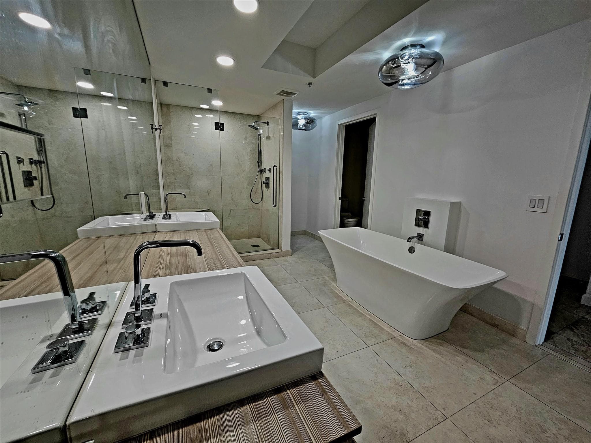 17301 Biscayne Boulevard 406, North Miami Beach, FL 33160 — photo 17 of 25