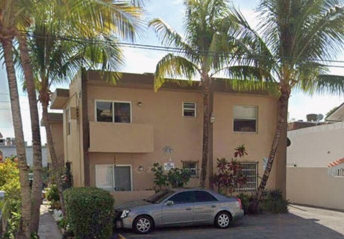 460 SW 7th Street, Miami, FL 33130 — photo 2 of 13