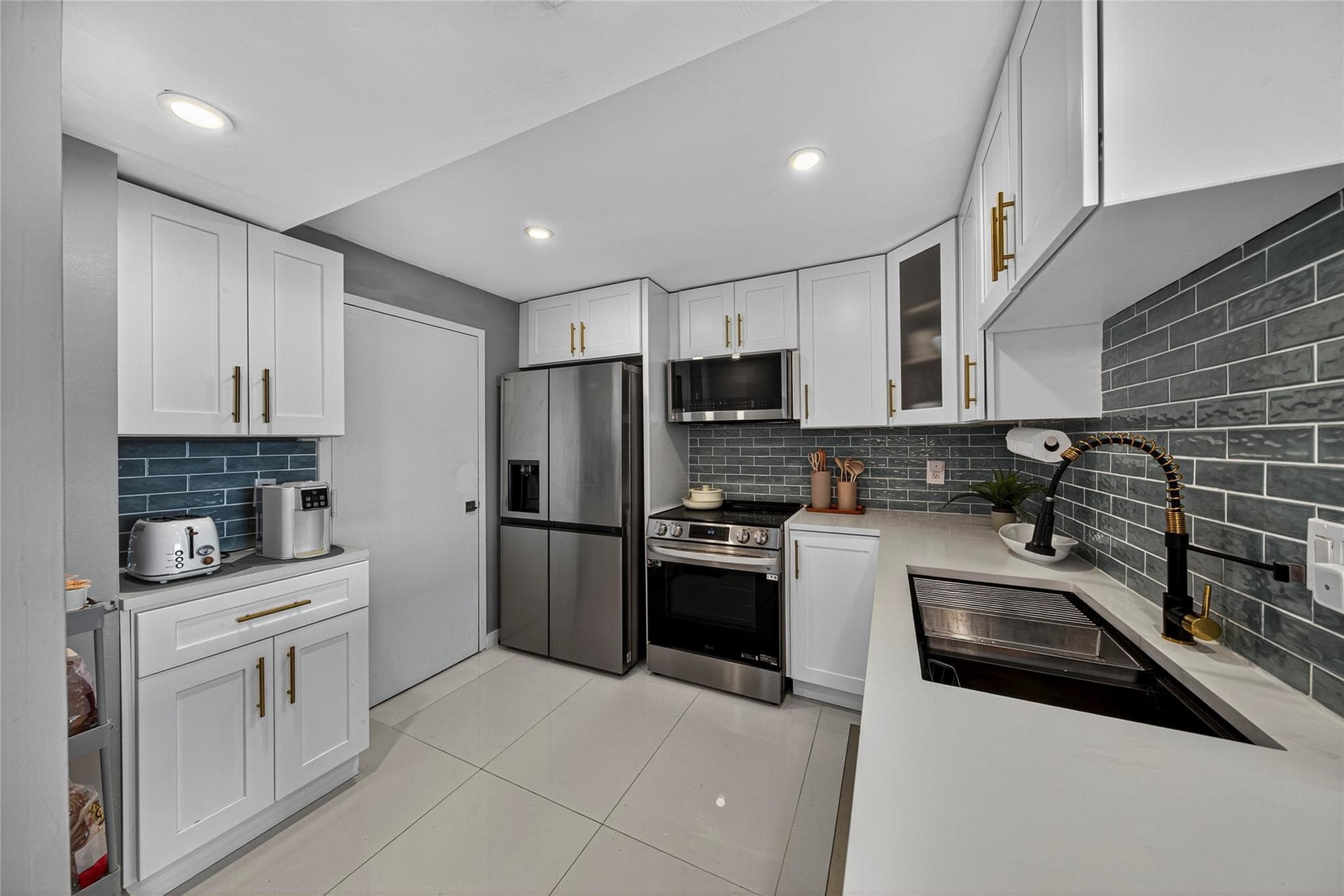 1160 N Federal Highway 1022, Fort Lauderdale, FL 33304 — photo 4 of 66