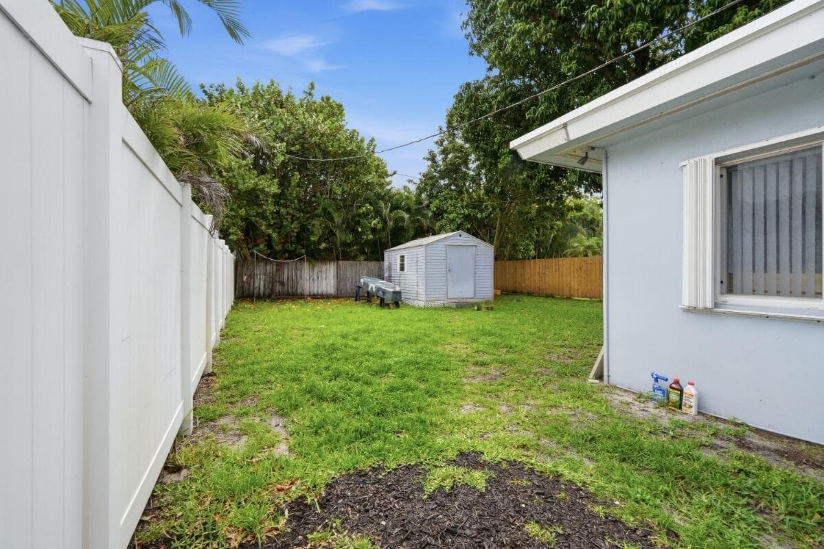 712 NE 10th Avenue, Pompano Beach, FL 33060 — photo 19 of 23