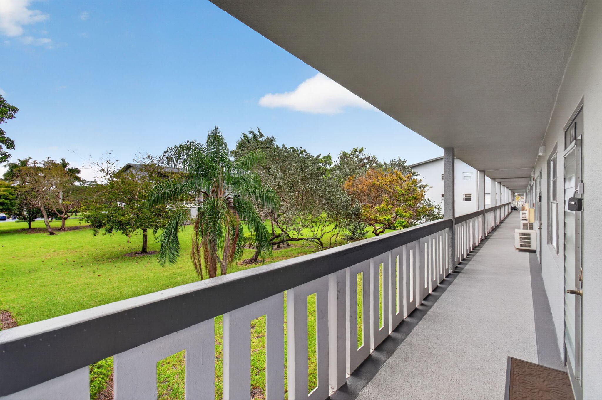 19 Suffolk A, Boca Raton, FL 33434 — photo 4 of 20