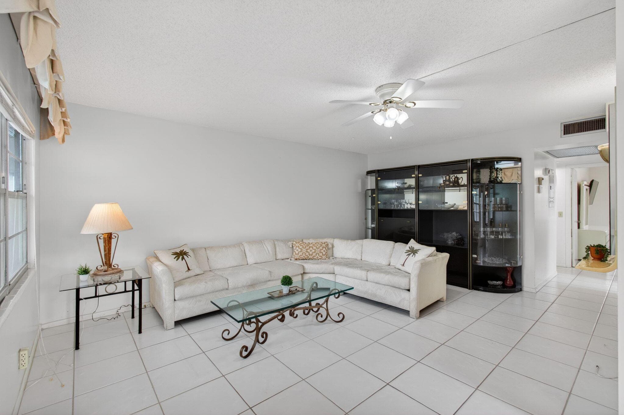 19 Suffolk A, Boca Raton, FL 33434 — photo 7 of 20