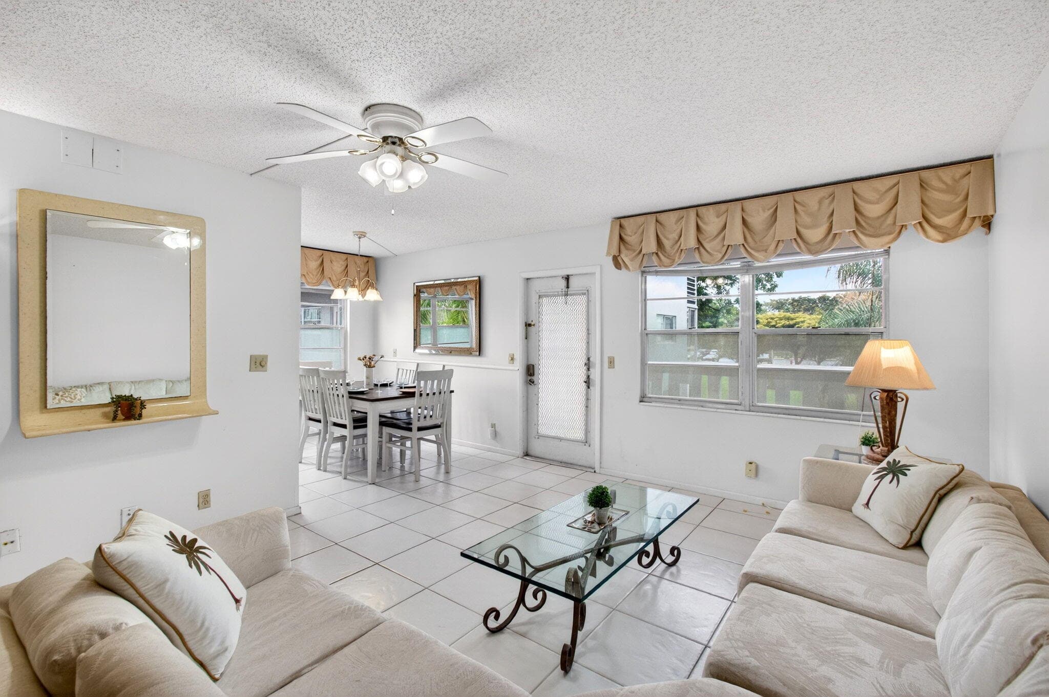 19 Suffolk A, Boca Raton, FL 33434 — photo 5 of 20