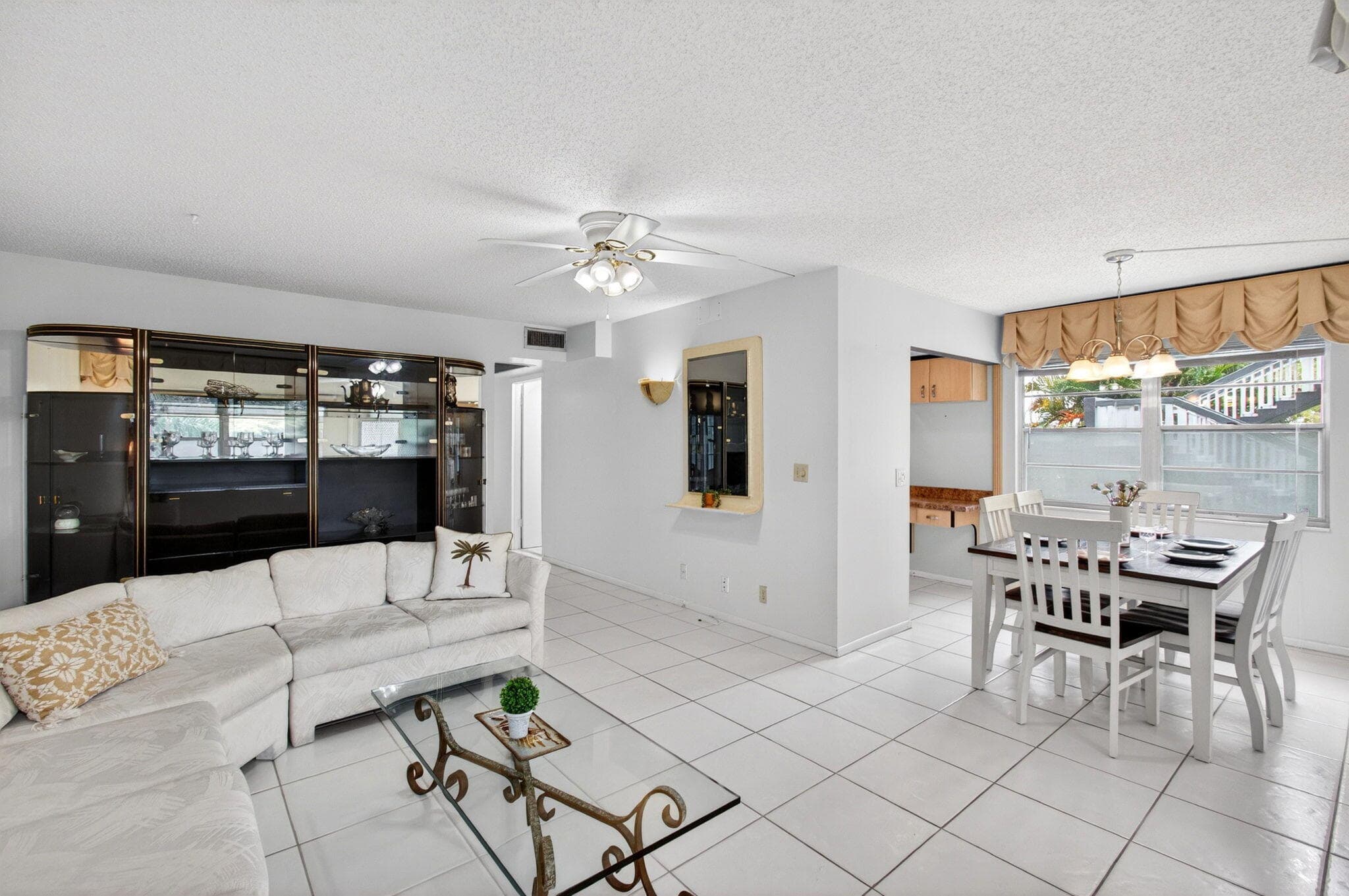 19 Suffolk A, Boca Raton, FL 33434 — photo 8 of 20