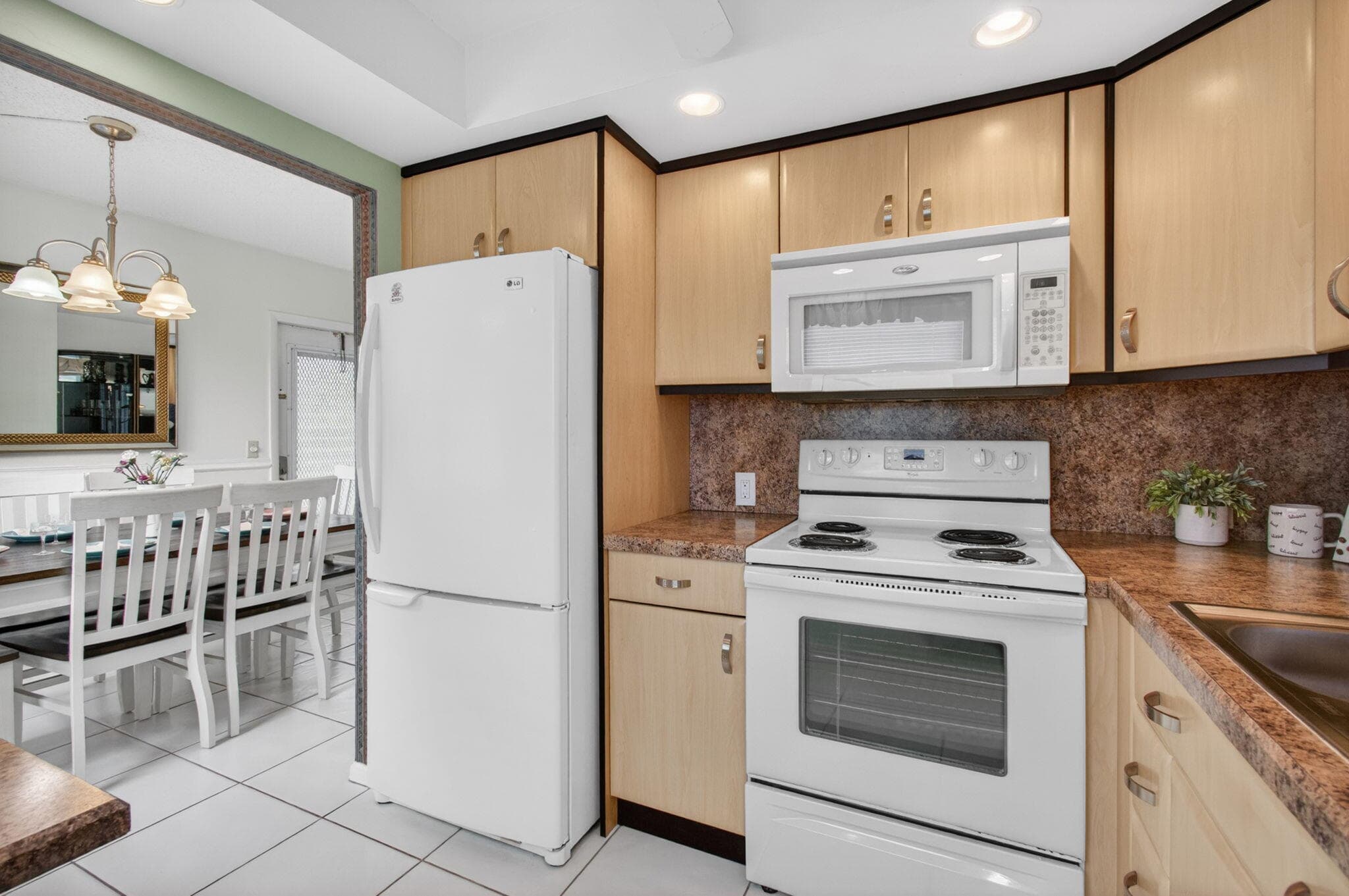 19 Suffolk A, Boca Raton, FL 33434 — photo 11 of 20