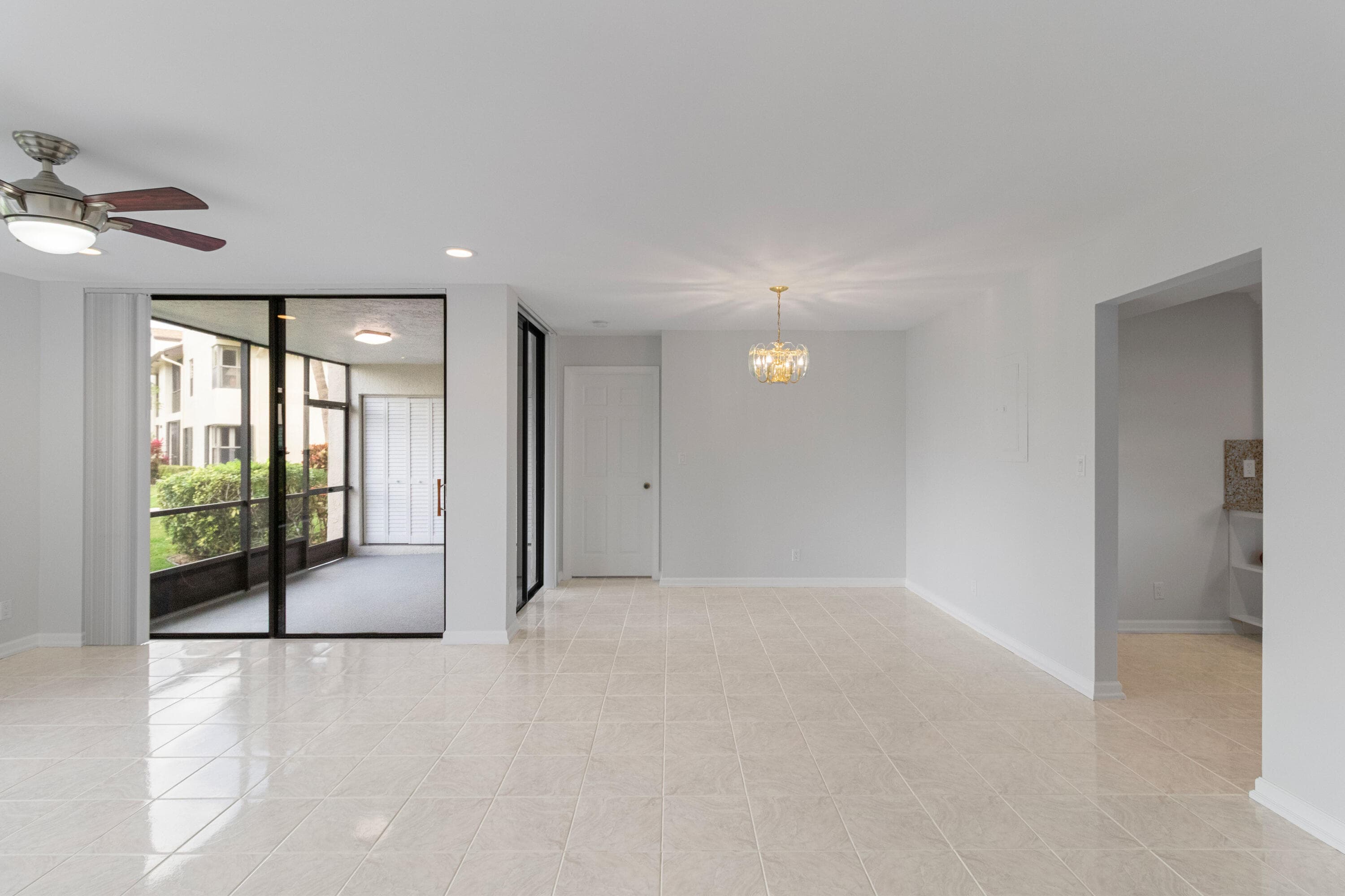 8641 W Boca Glades Blvd Boulevard W B, Boca Raton, FL 33434 — photo 5 of 31
