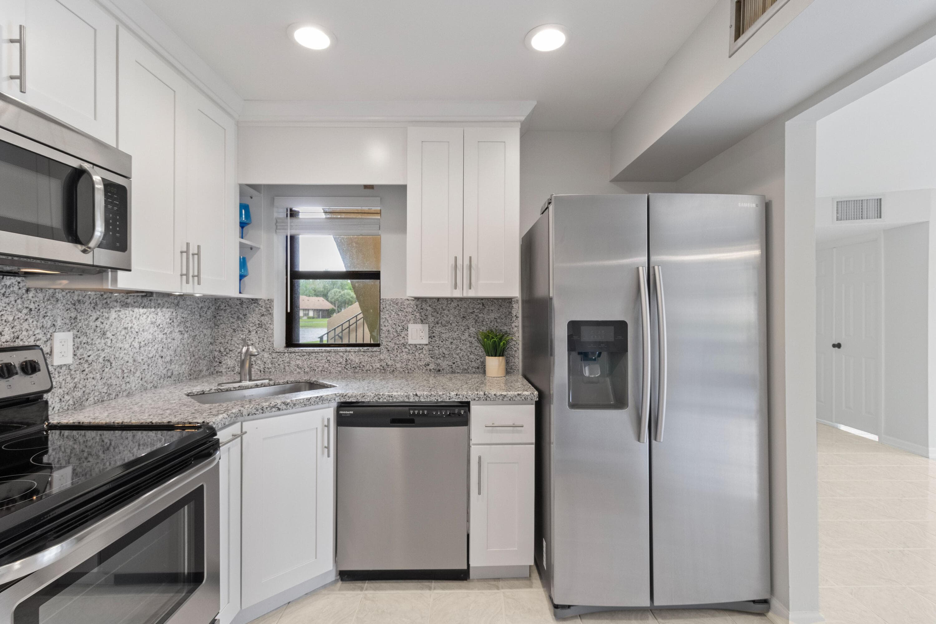 8641 W Boca Glades Blvd Boulevard W B, Boca Raton, FL 33434 — photo 2 of 31