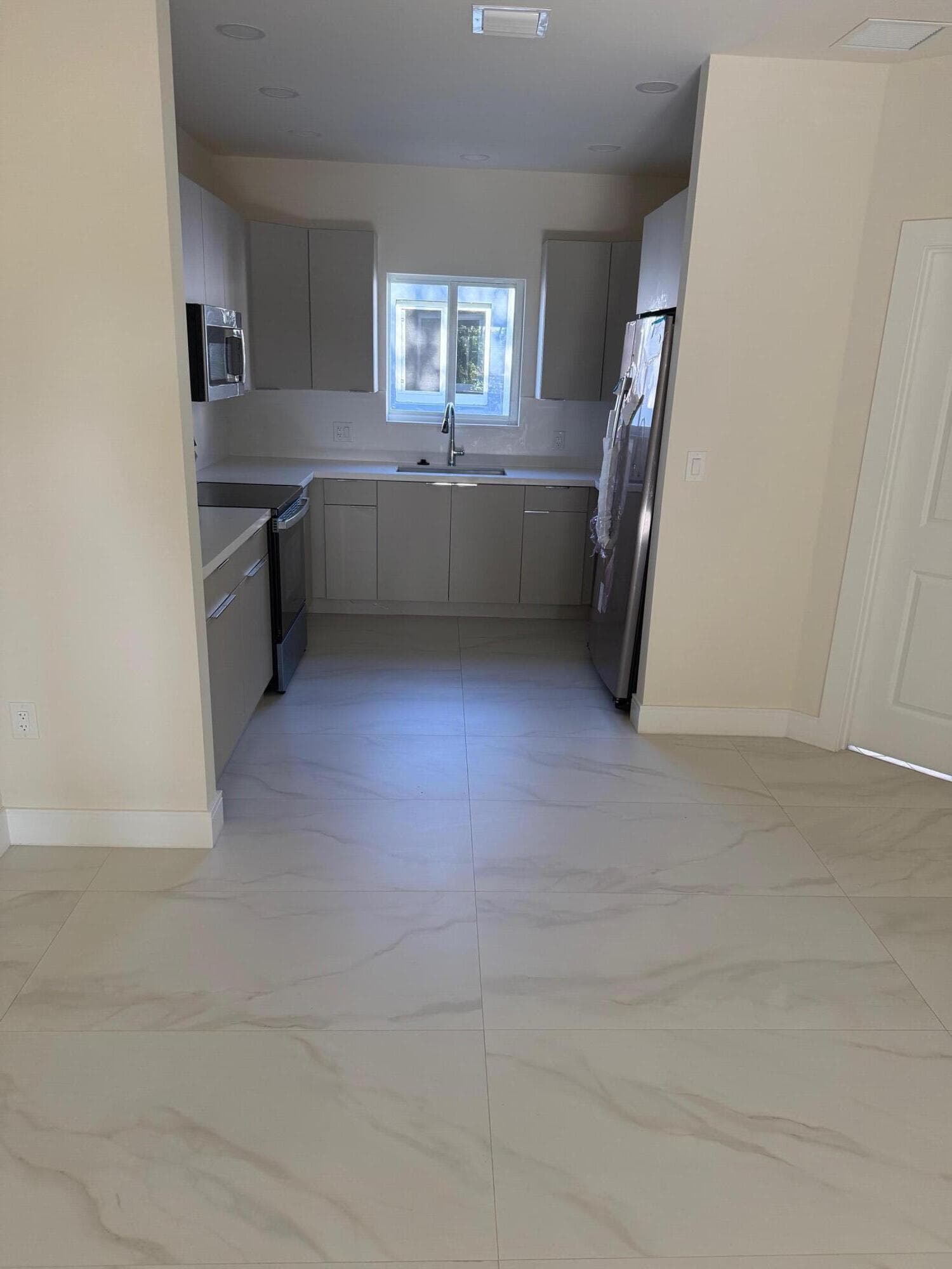 2999 NW 9th Street, Fort Lauderdale, FL 33311 — photo 5 of 12