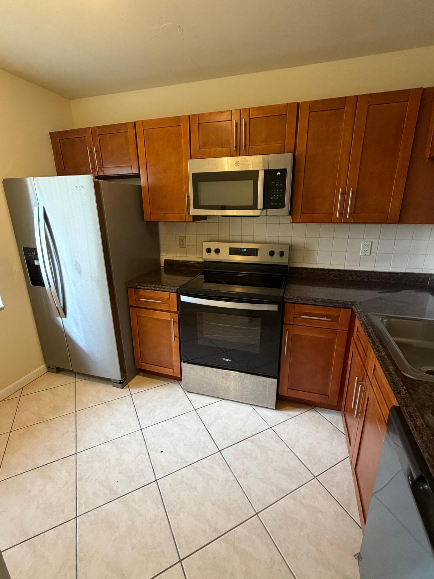 Townhouse in Sunrise — photo 9 of 12
