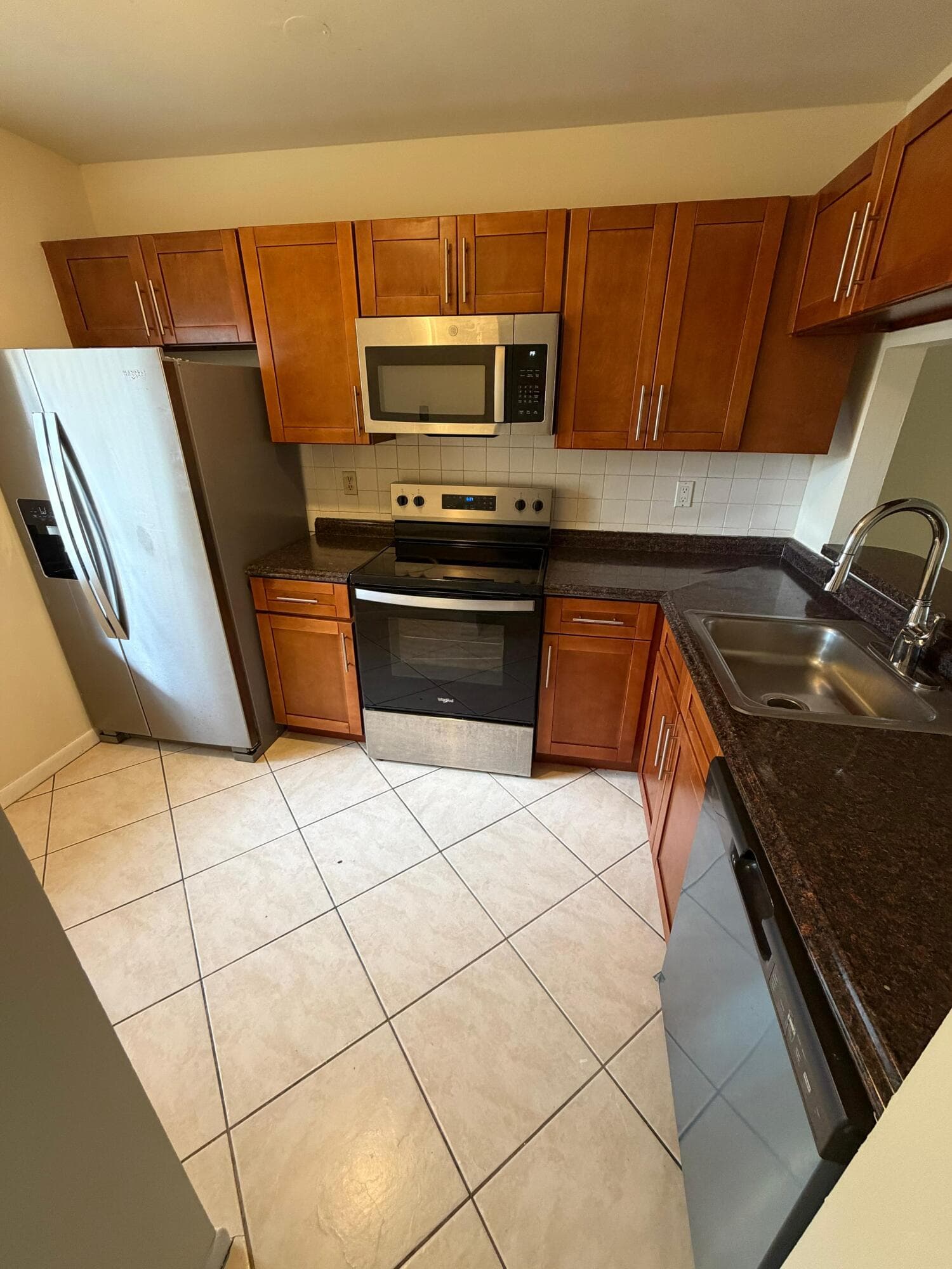 Townhouse in Sunrise — photo 12 of 12