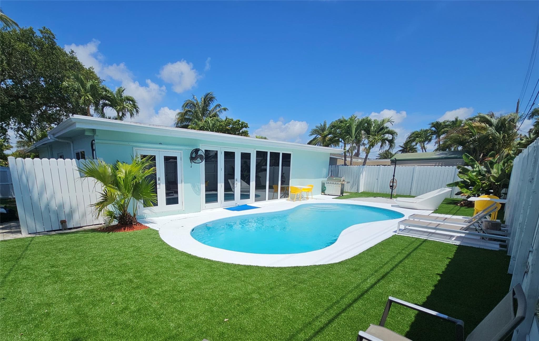 3680 NE 16th Avenue, Oakland Park, FL 33334 — photo 1 of 31