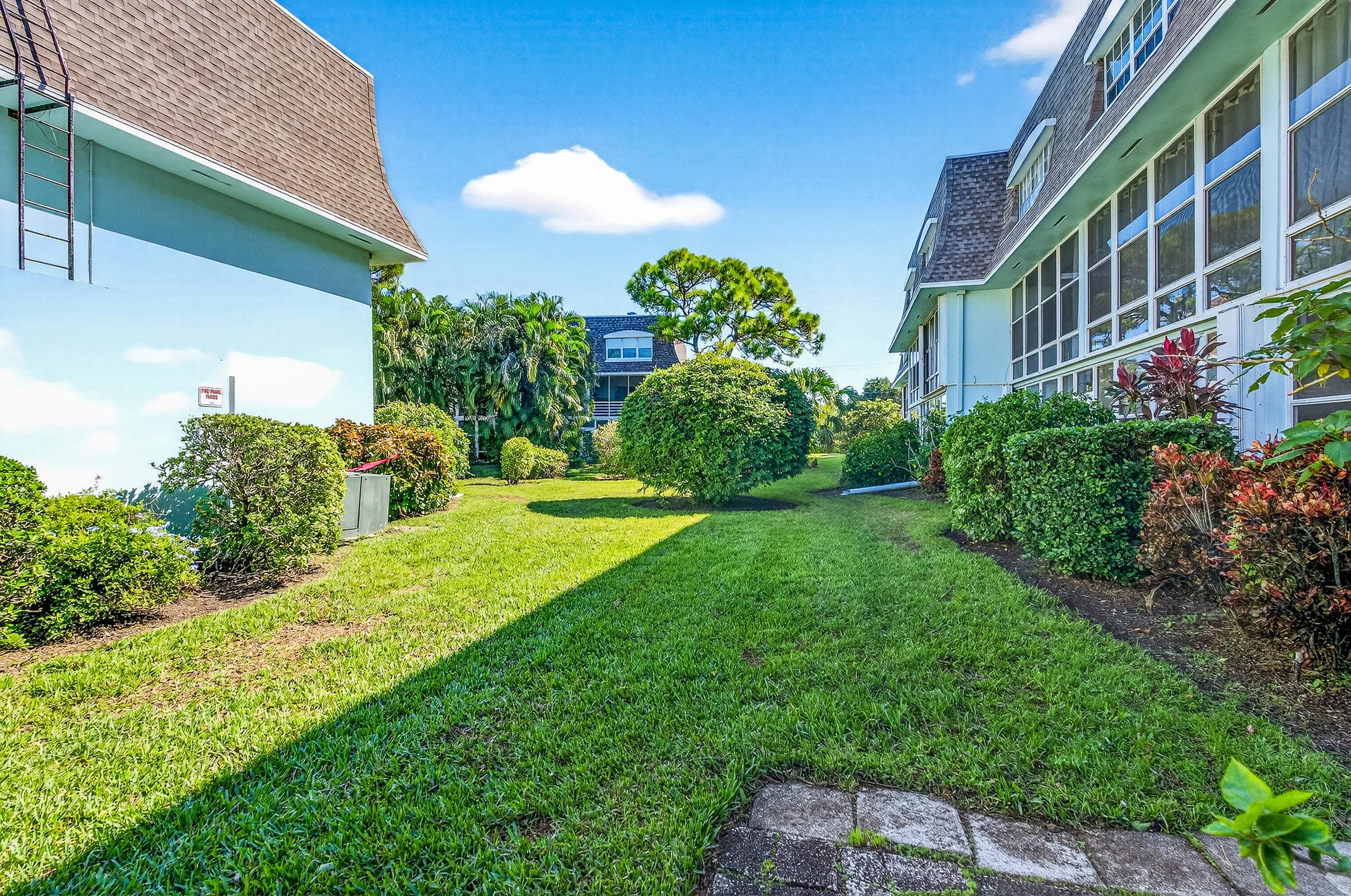 1901 Indian River Boulevard 105-e, Vero Beach, FL 32960 — photo 31 of 42
