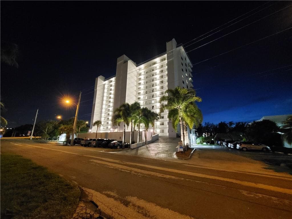 1401 N Riverside Drive 807, Pompano Beach, FL 33062 — photo 2 of 40