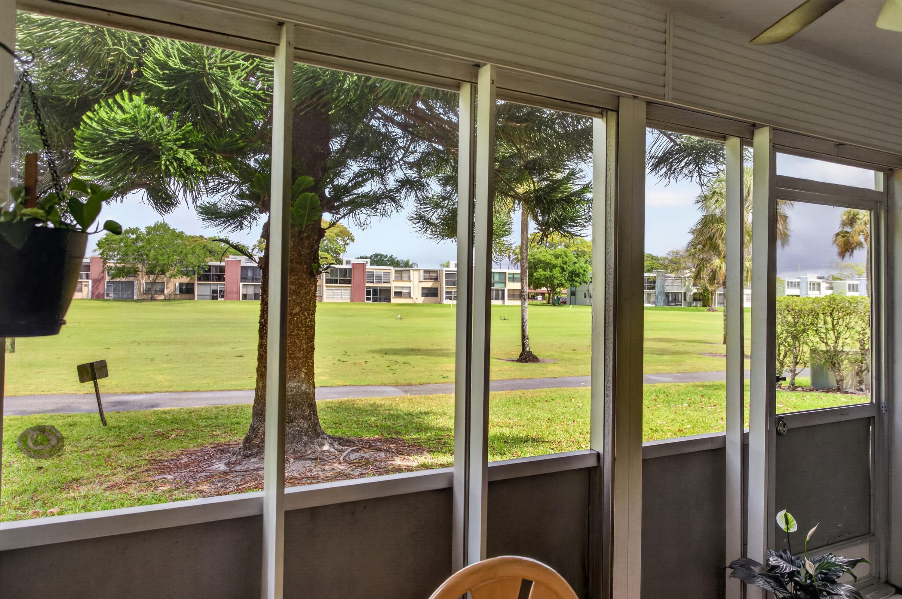 7321 NW 18th Street 107, Margate, FL 33063 — photo 4 of 34