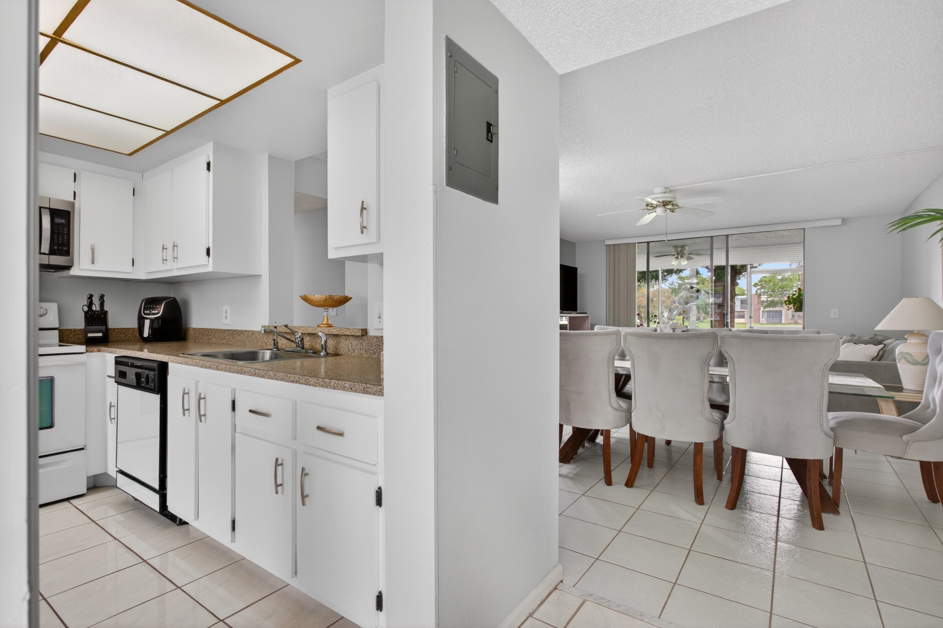 7321 NW 18th Street 107, Margate, FL 33063 — photo 12 of 34