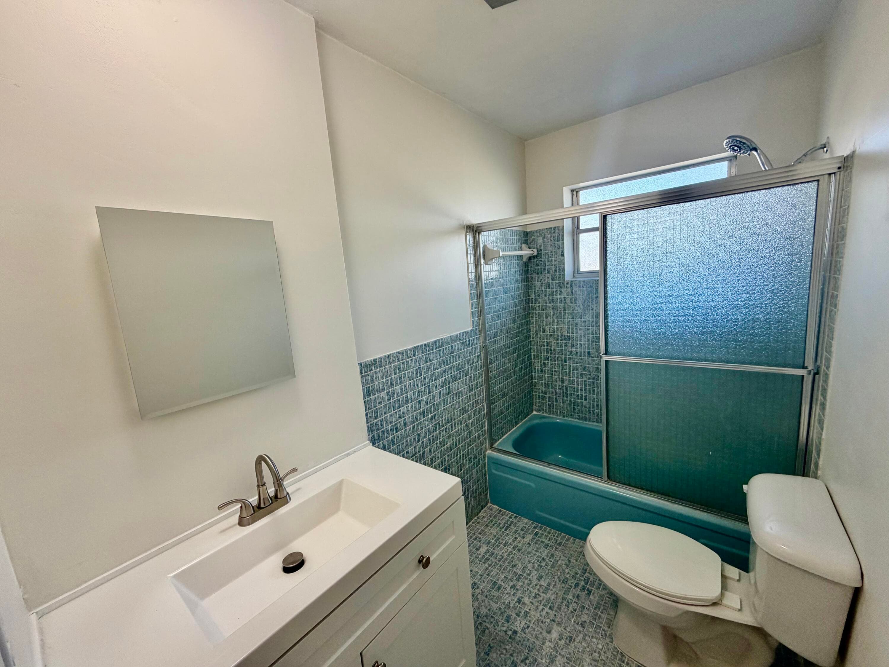 1000 NE 14th Avenue 304, Hallandale Beach, FL 33009 — photo 8 of 12