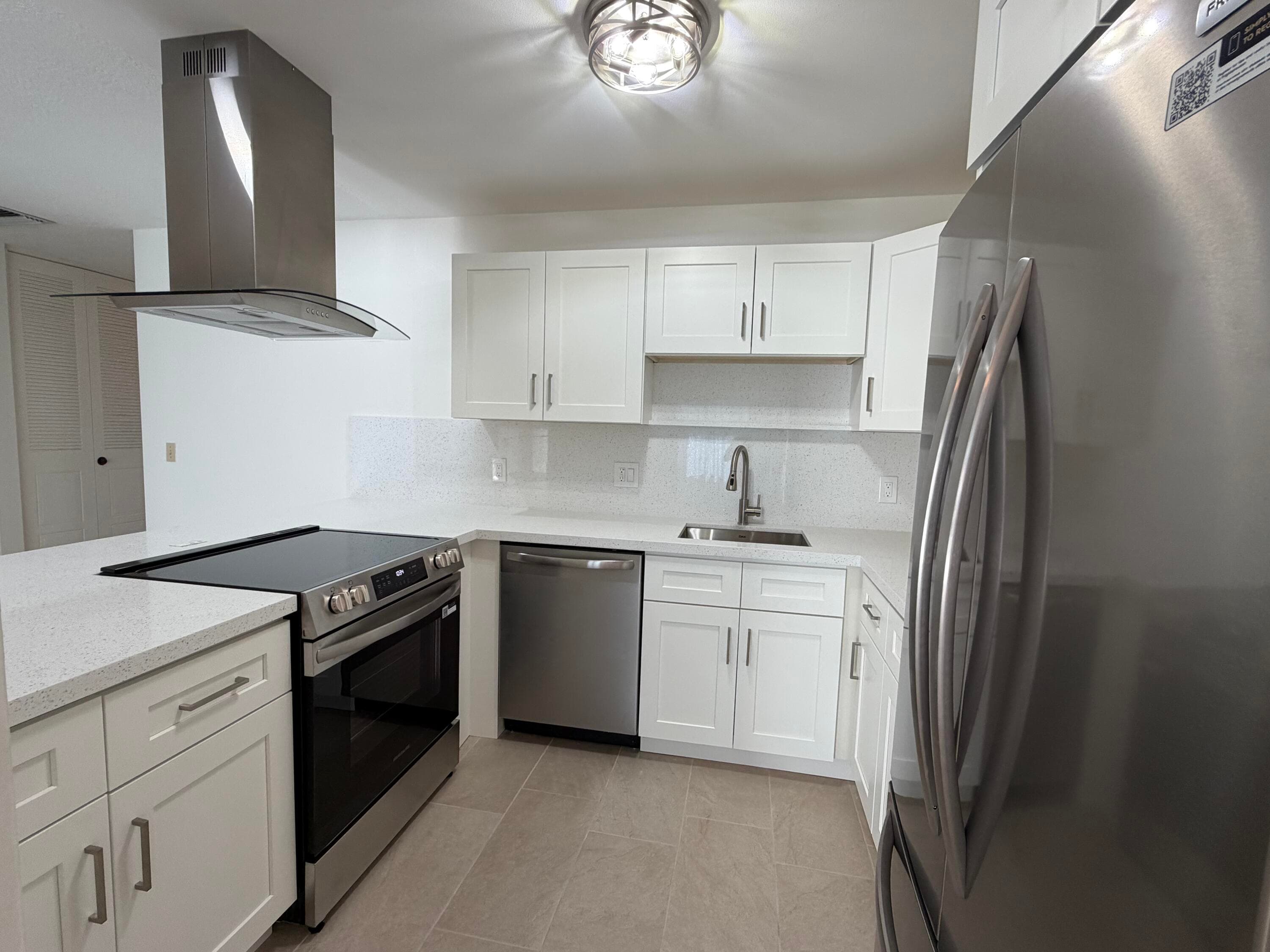 5800 Fernley Drive W 3, West Palm Beach, FL 33415 — photo 4 of 21