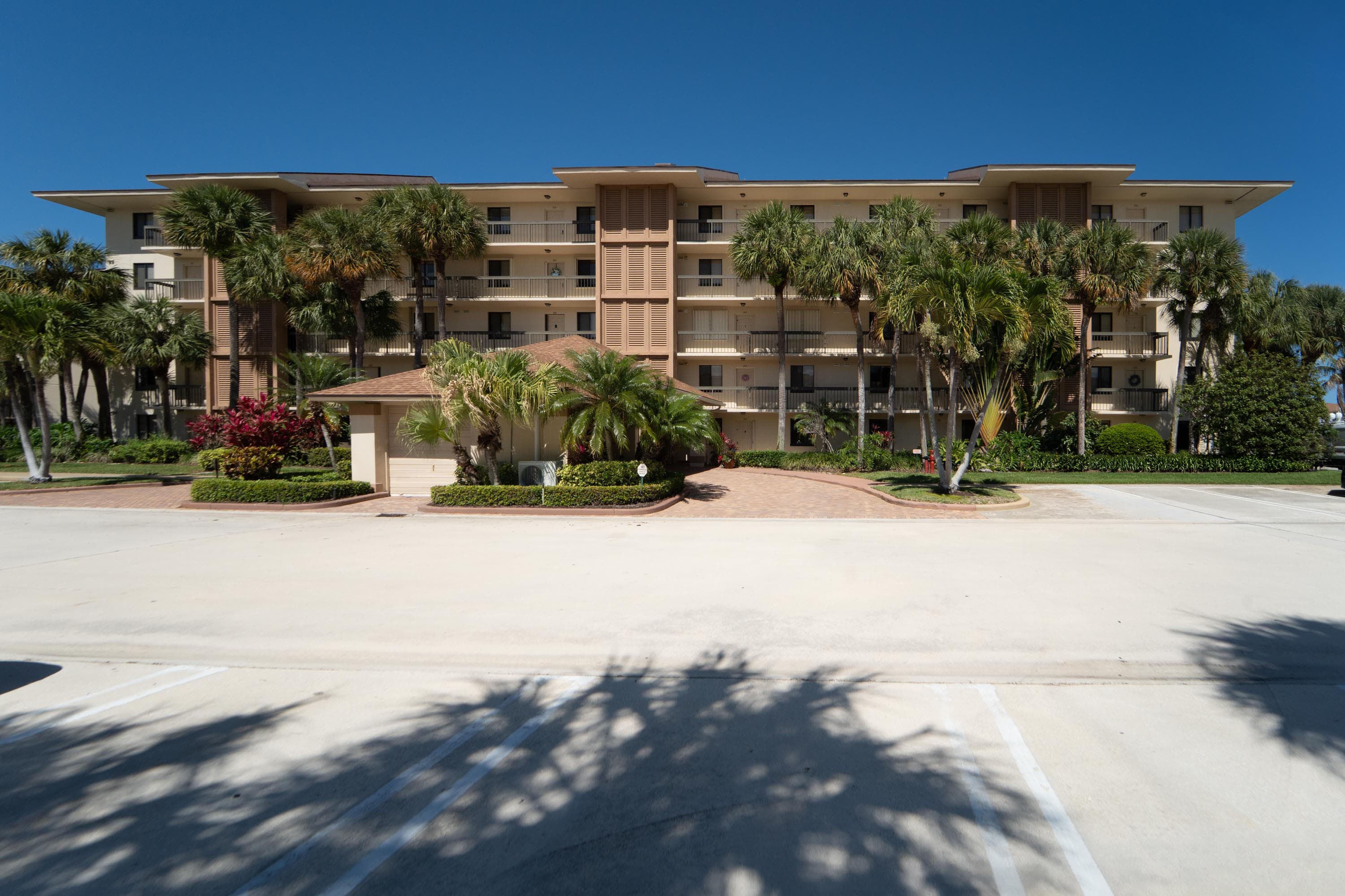 2501 Marina Isle Way 203, Jupiter, FL 33477 — photo 2 of 67