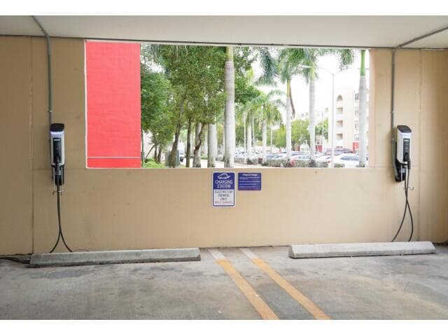 18335 NW 68 Avenue 245-406, Hialeah, FL 33015 — photo 15 of 20