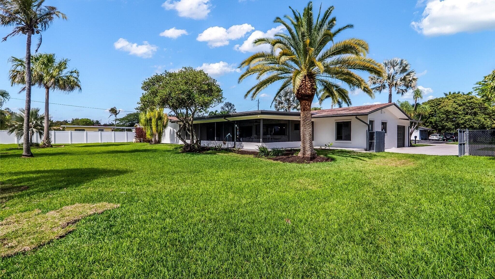 4761 SW 72nd Avenue, Davie, FL 33314 — photo 7 of 44