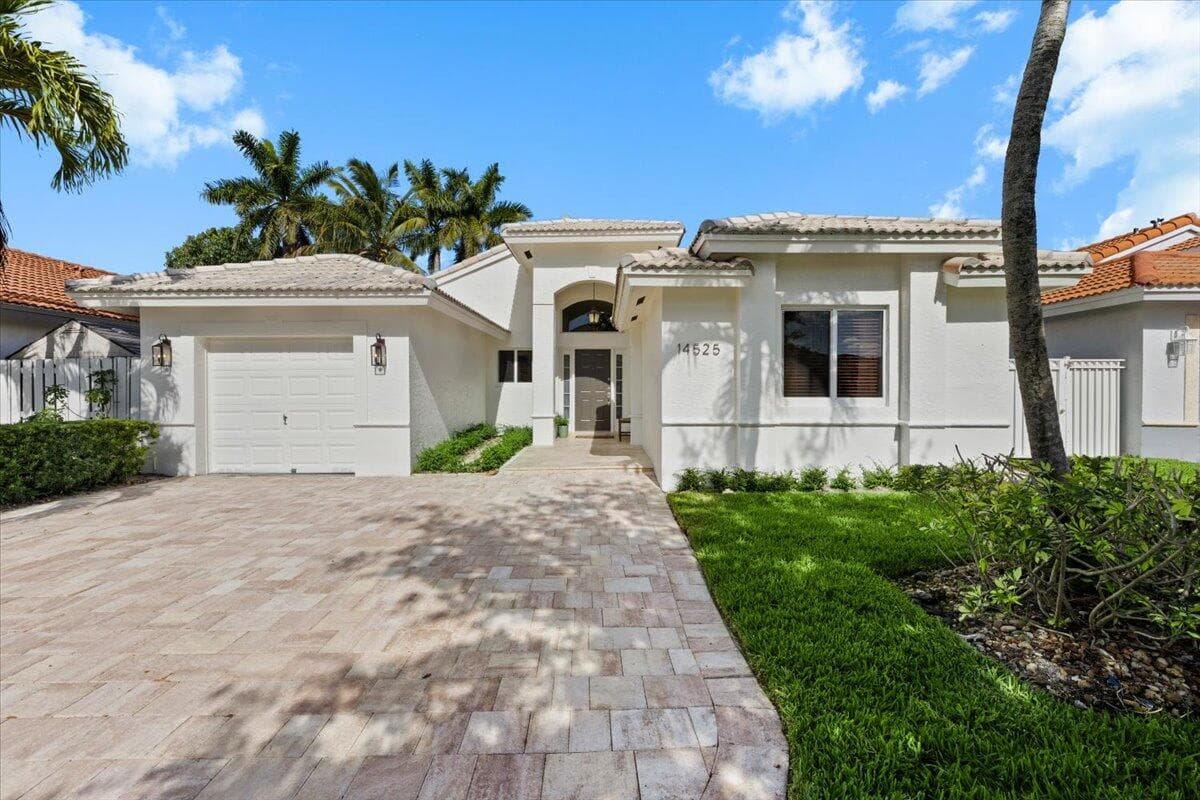 14525 NW 88th Avenue, Miami Lakes, FL 33018 — photo