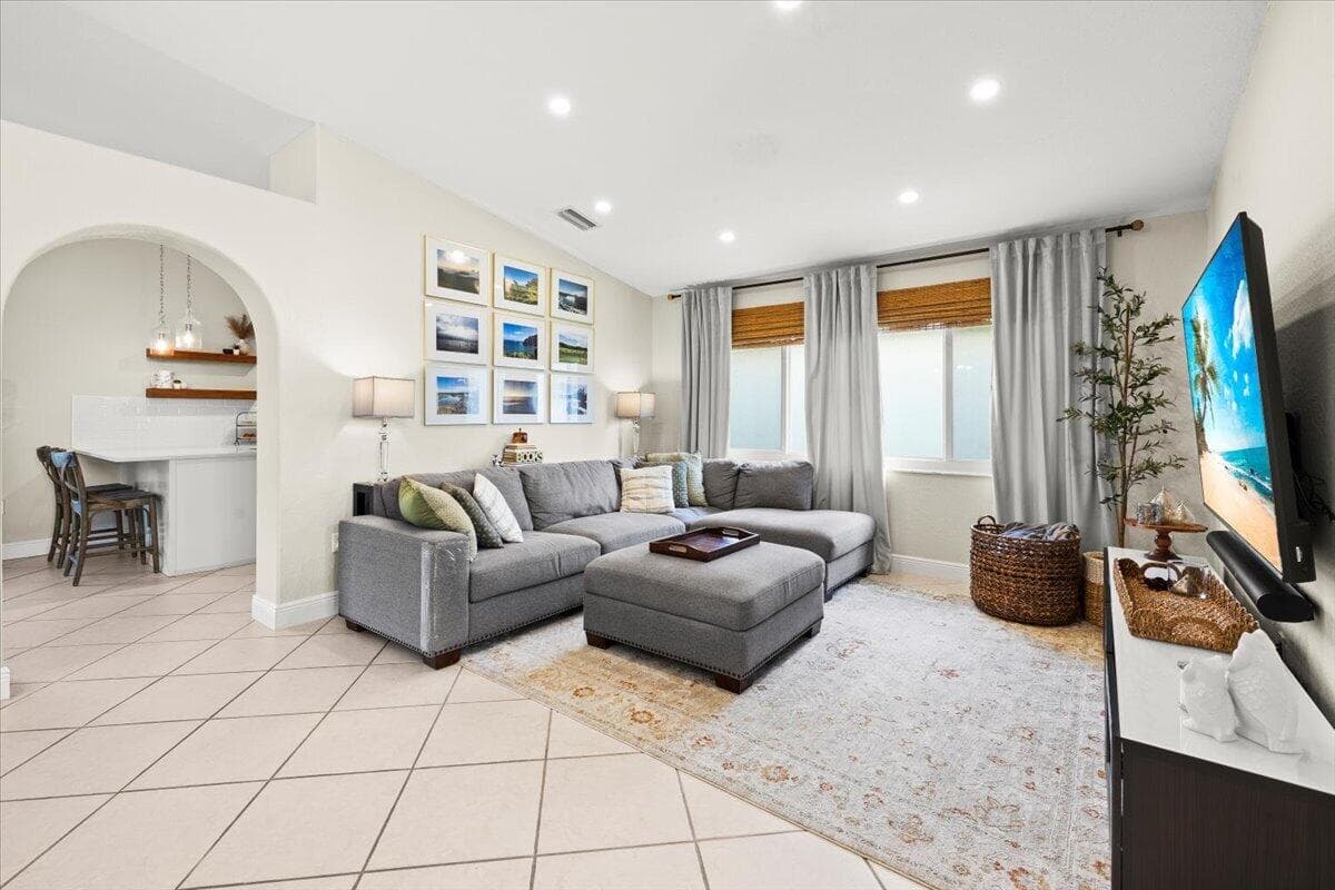 14525 NW 88th Avenue, Miami Lakes, FL 33018 — photo 5 of 31