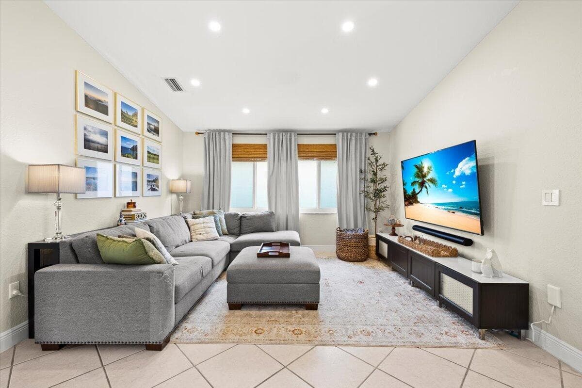 14525 NW 88th Avenue, Miami Lakes, FL 33018 — photo 6 of 31