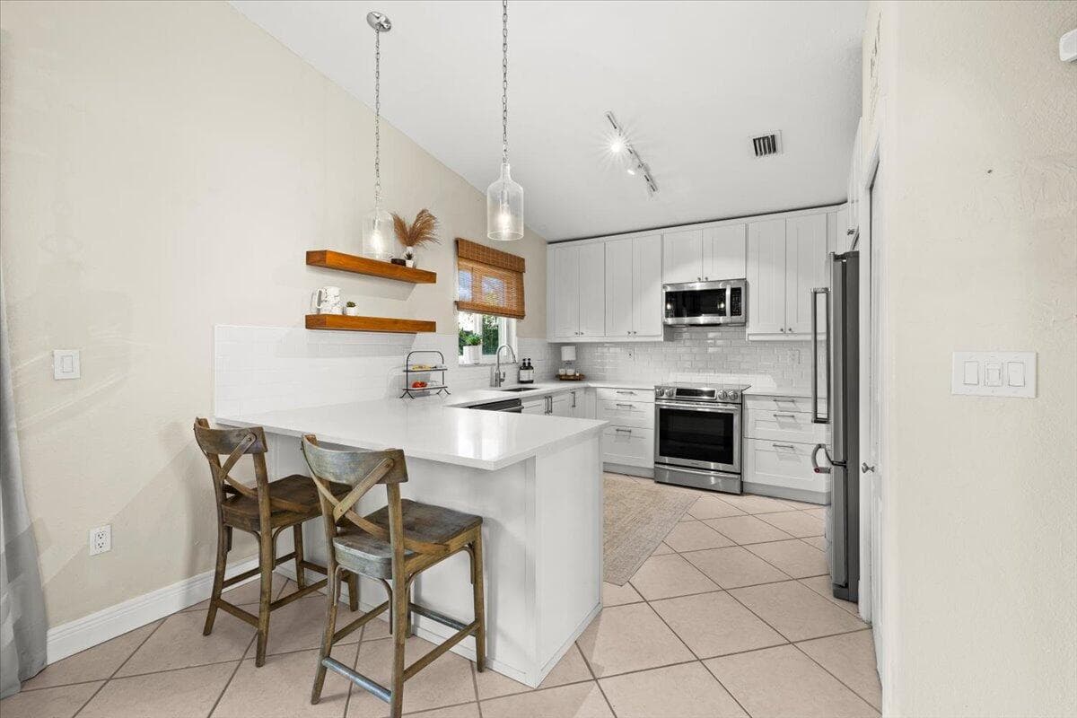 14525 NW 88th Avenue, Miami Lakes, FL 33018 — photo 8 of 31