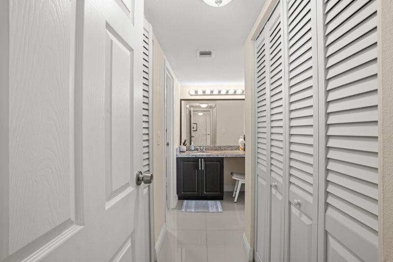 3675 N Country Club Drive 2401, Aventura, FL 33180 — photo 9 of 25