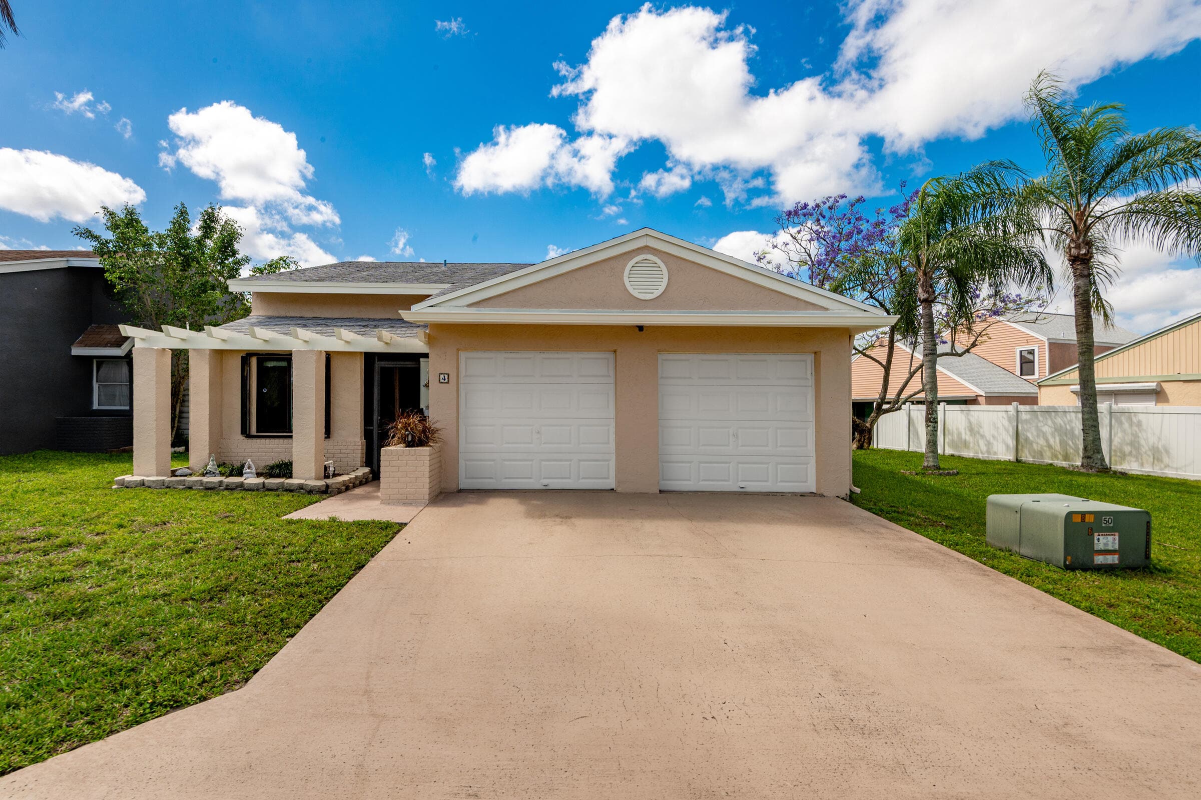 4 Verwood Way, Boynton Beach, FL 33426 — photo 1 of 28