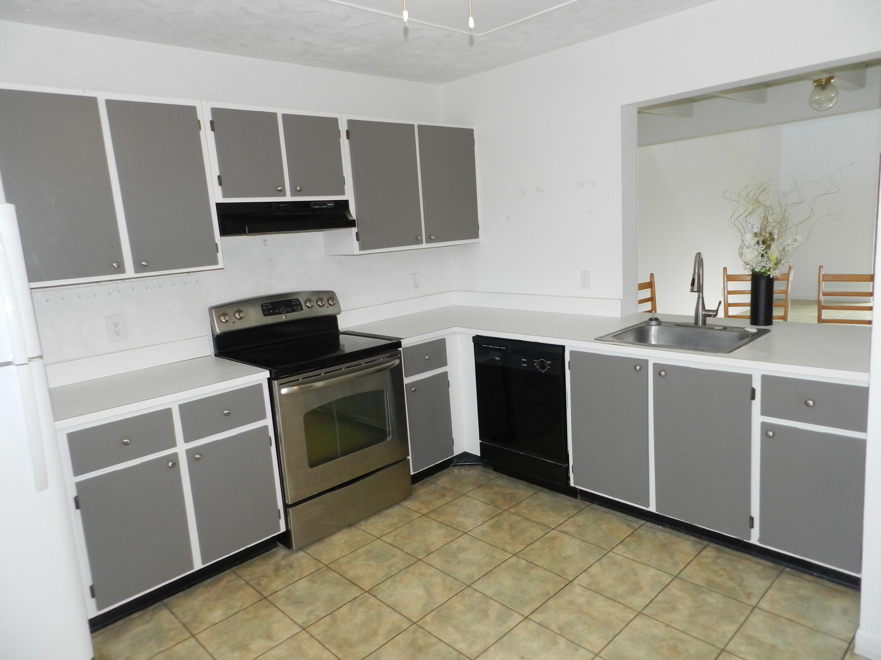 1110 E Lakeview Dr Drive E, Royal Palm Beach, FL 33411 — photo 3 of 21