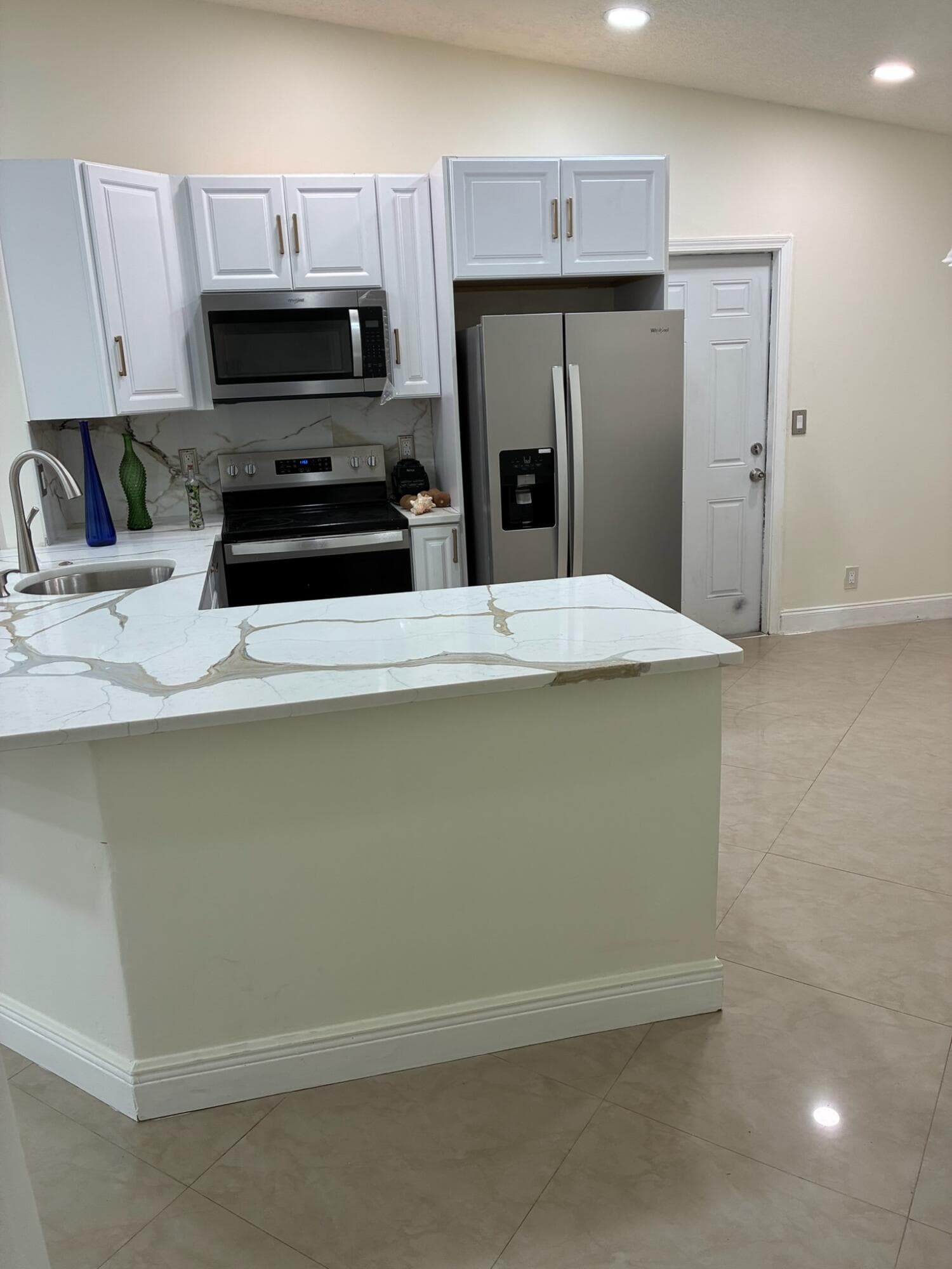465 NW 20th Avenue, Pompano Beach, FL 33069 — photo 17 of 21