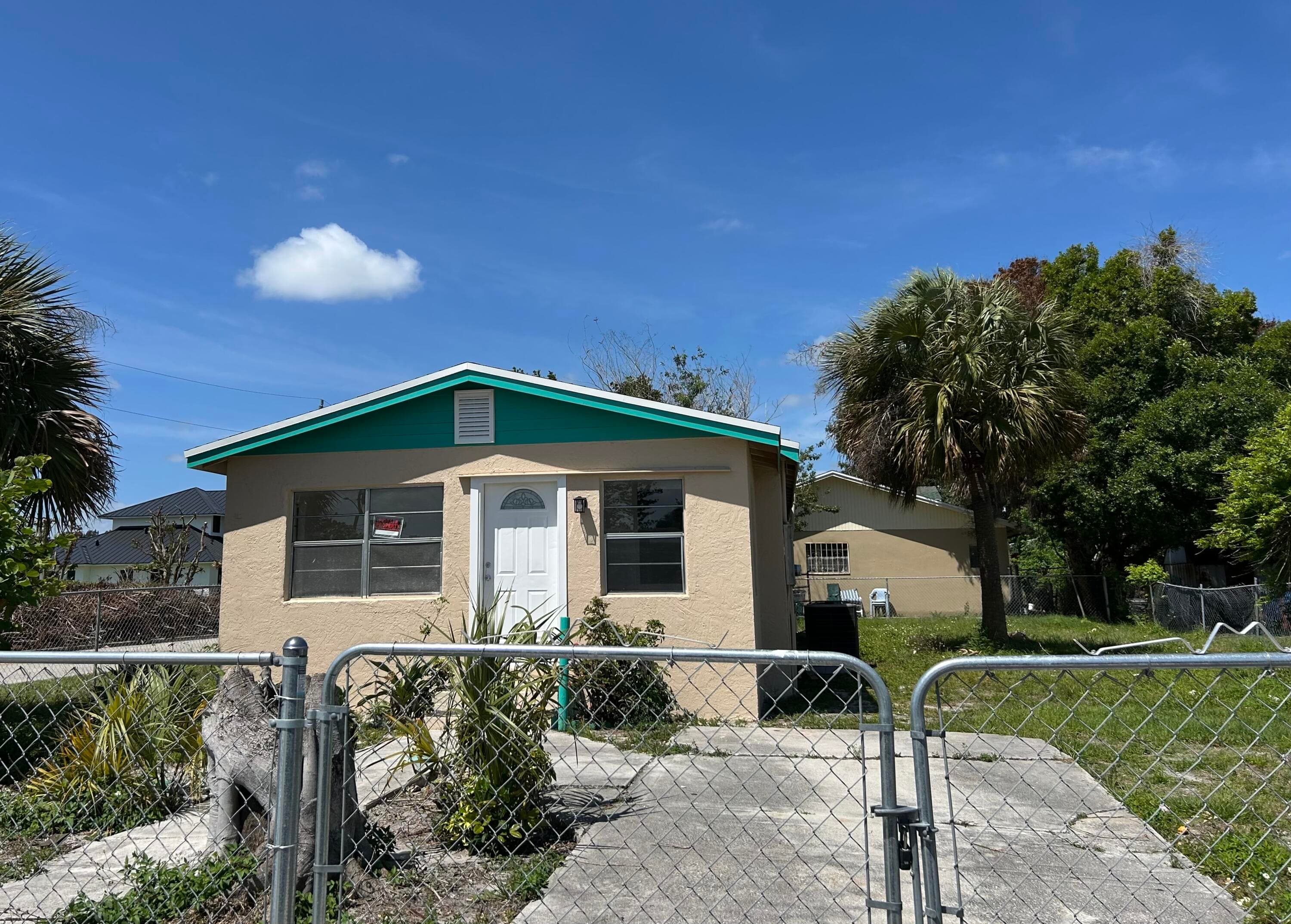 1601 N 17th Street, Fort Pierce, FL 34950 — photo 2 of 12