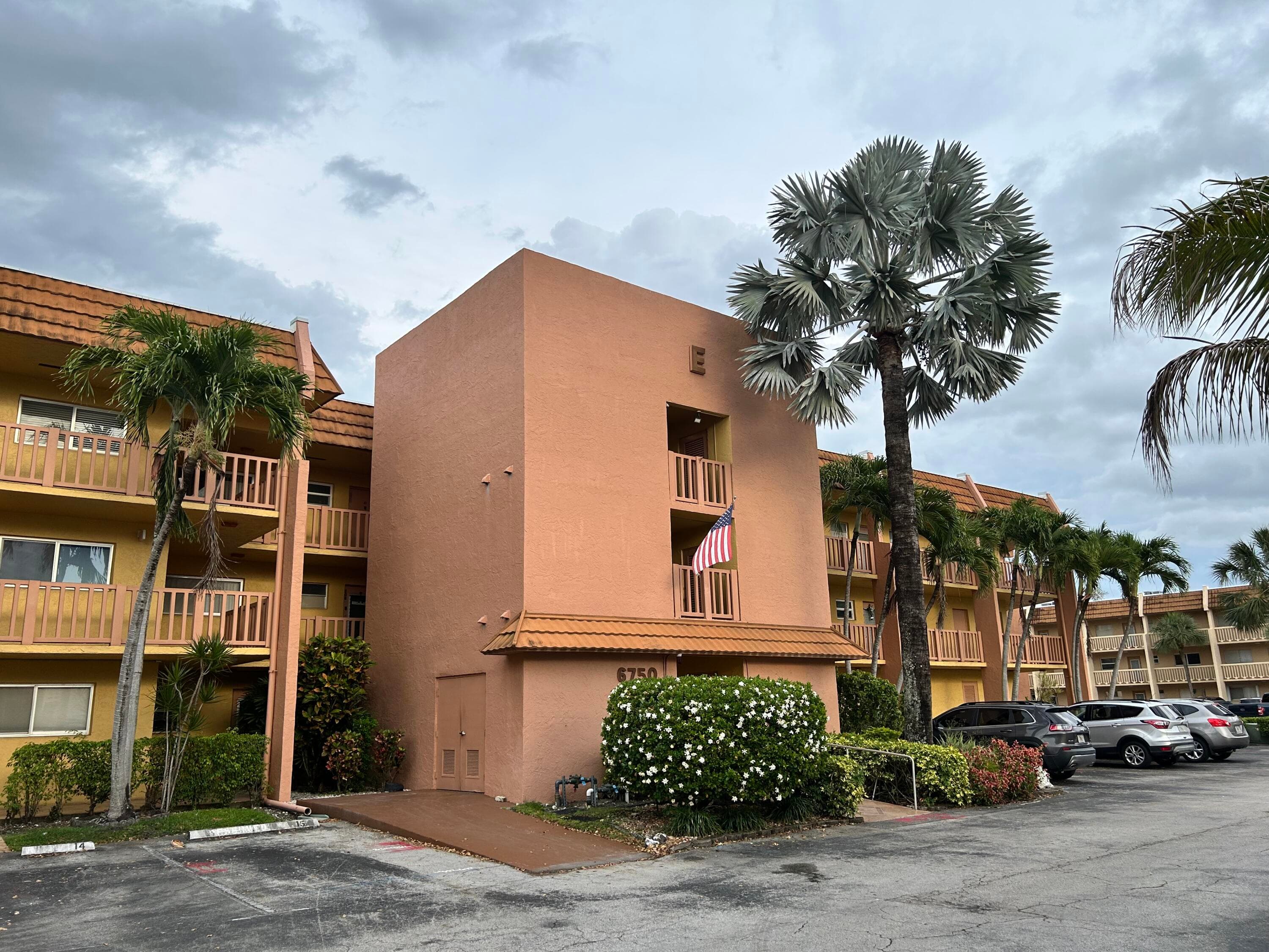 6750 Royal Palm Boulevard 310e, Margate, FL 33063 — photo 1 of 30