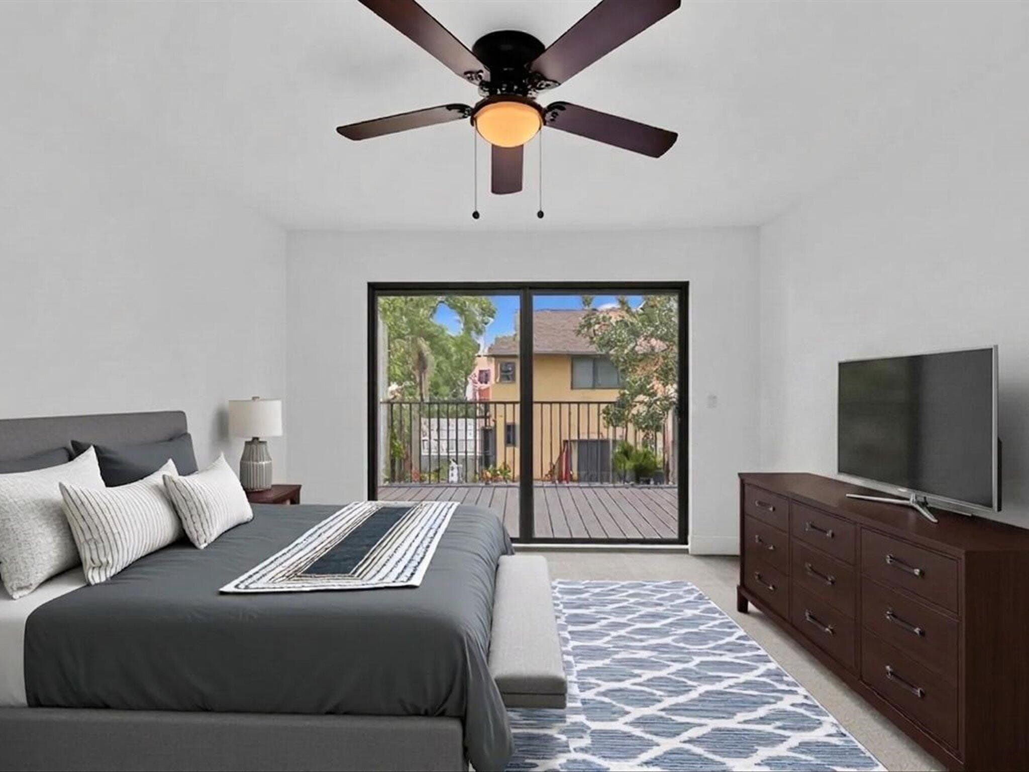 3841 Farragut Street, Hollywood, FL 33021 — photo 15 of 47
