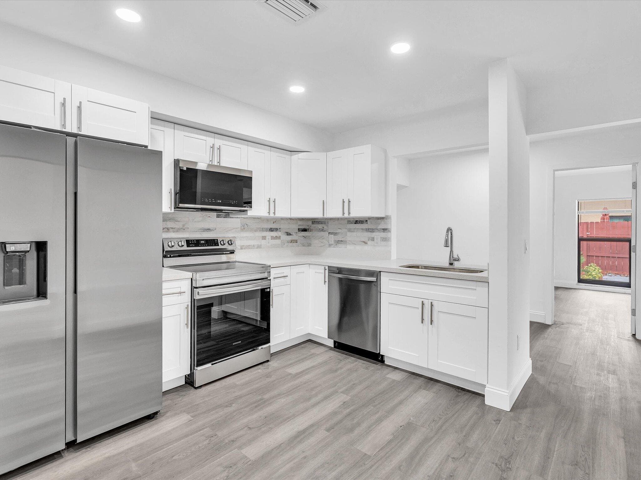 3841 Farragut Street, Hollywood, FL 33021 — photo 10 of 47