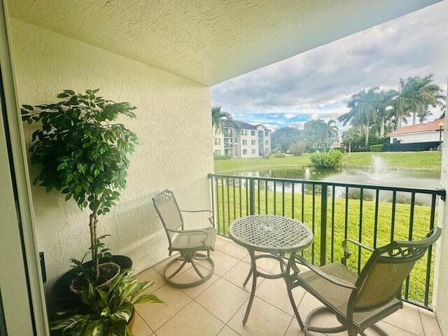402 Villa Circle 402, Boynton Beach, FL 33435 — photo 1 of 56