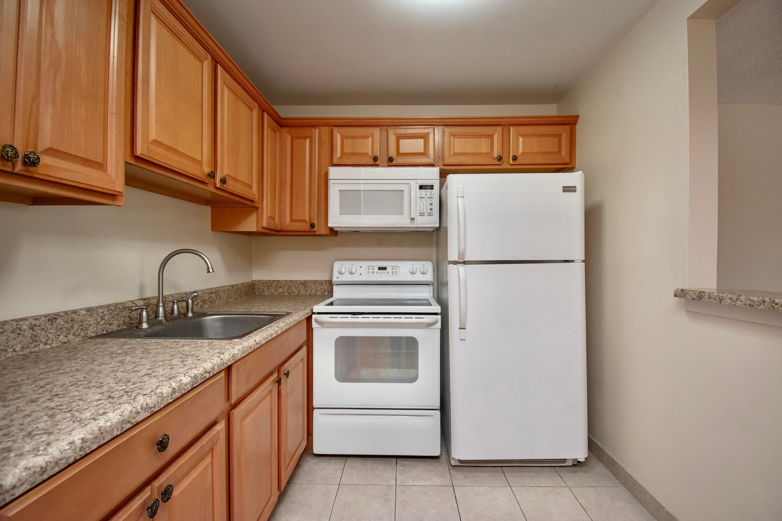 197 Andover H, West Palm Beach, FL 33417 — photo 2 of 21