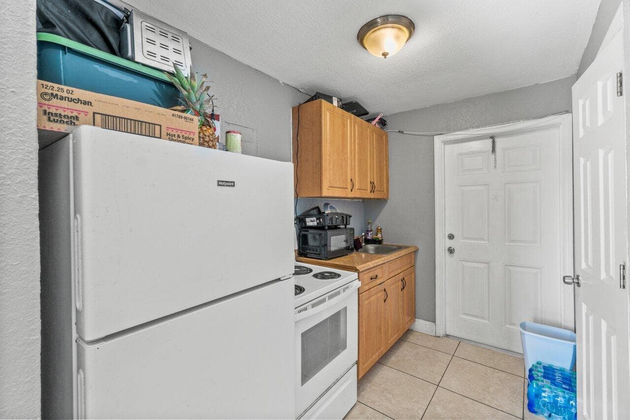 320 Swain Boulevard, Greenacres, FL 33463 — photo 12 of 32